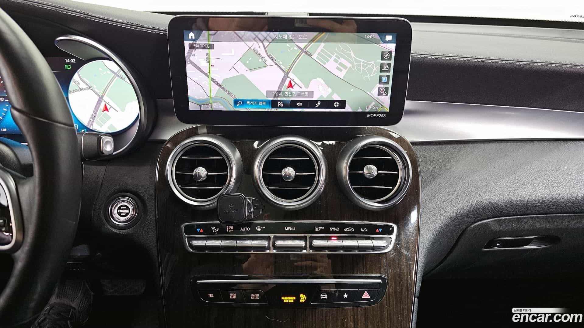 GLC-Class Mercedes-Benz 2020.1-OPTION-018