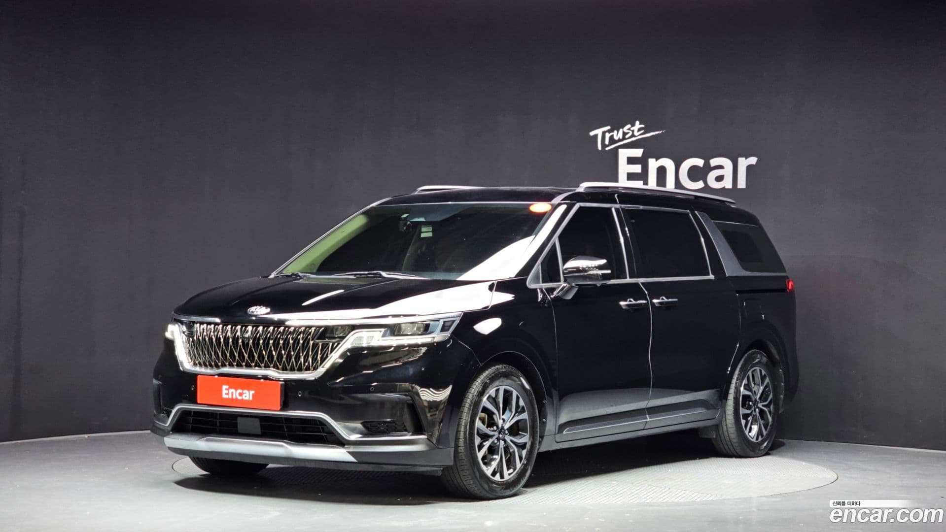 Main__Slider__Photo:Canival Kia 2020.10-0