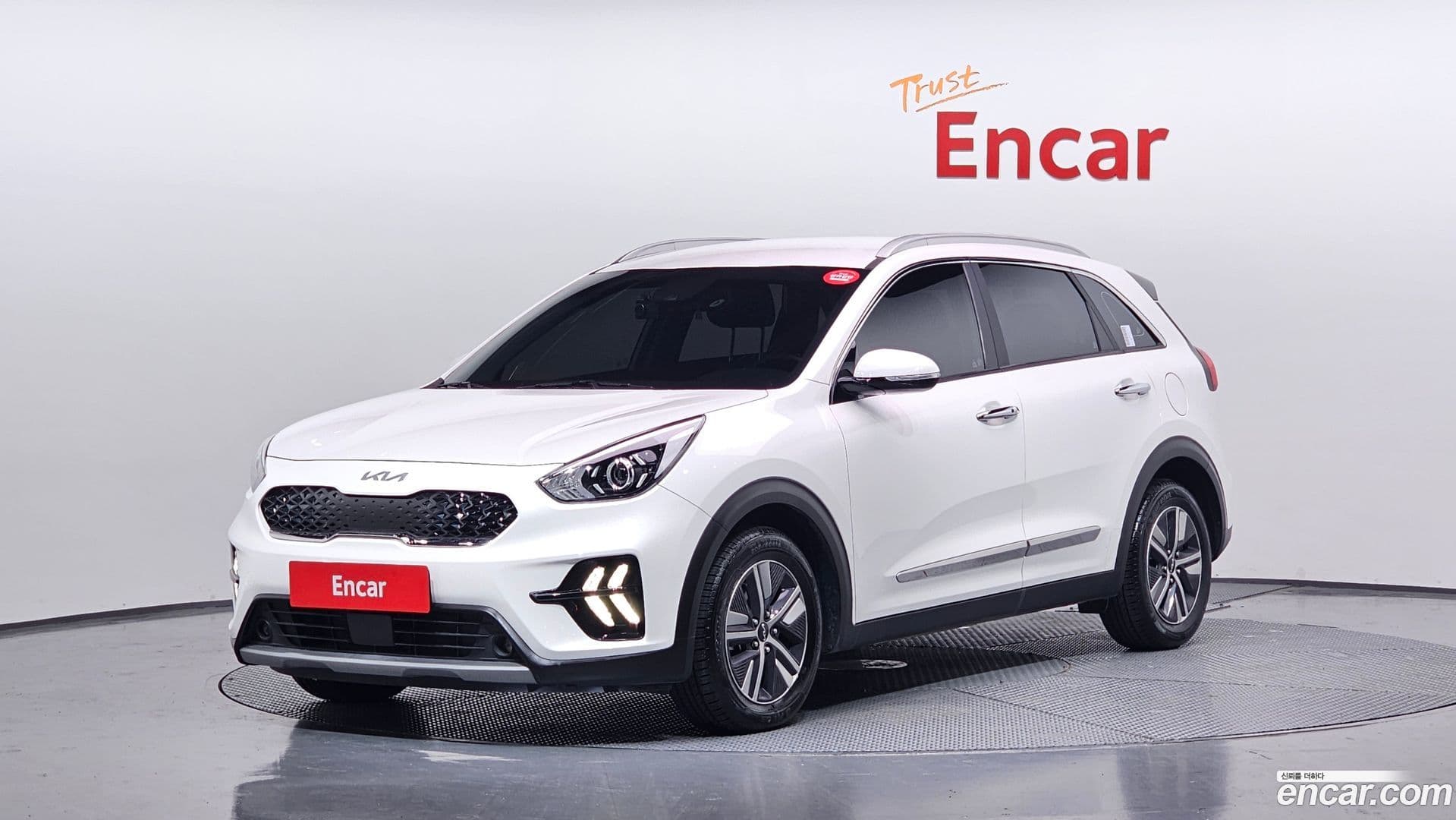 Main__Slider__Photo:Niro Kia 2021.10-0