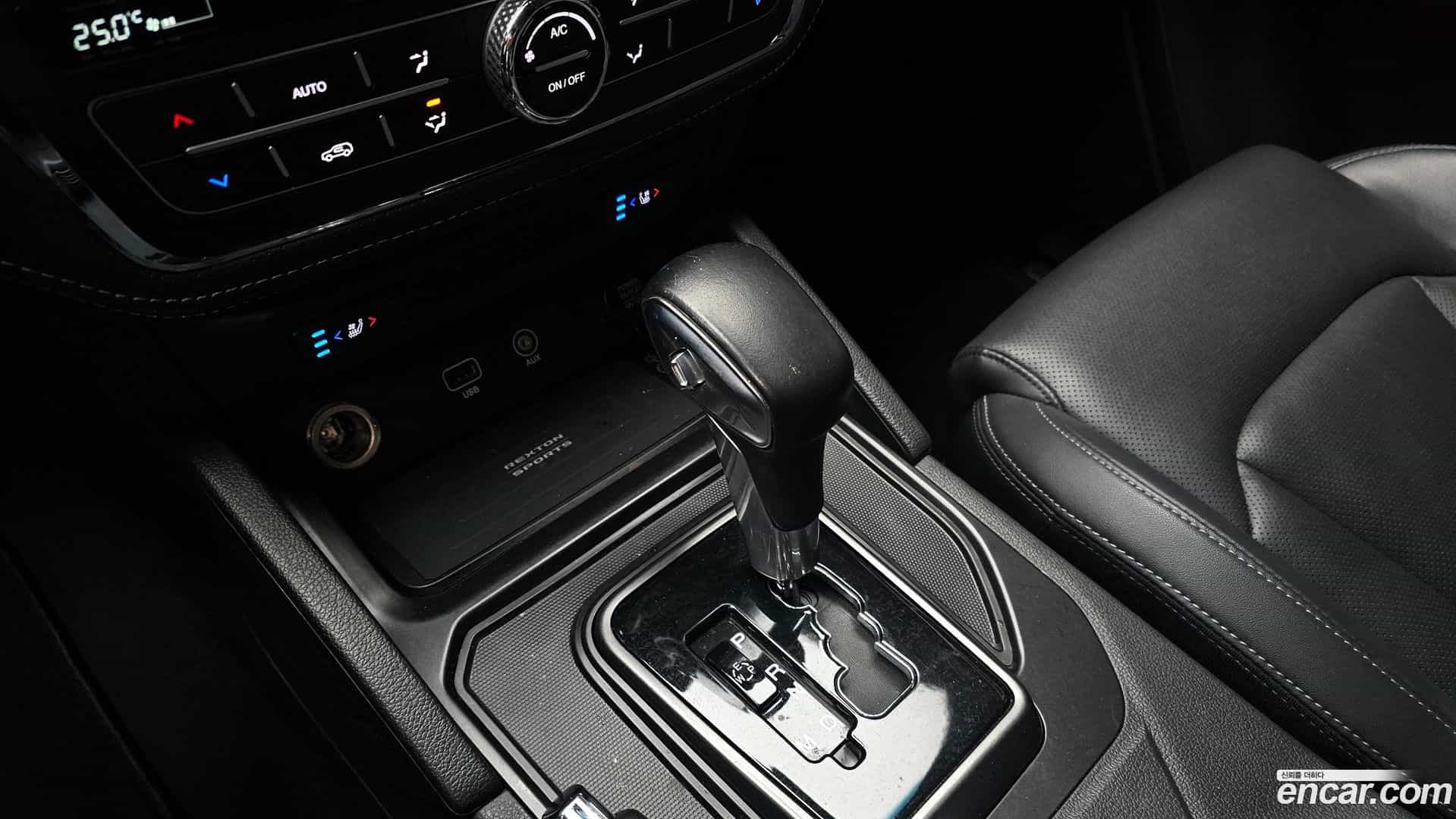Rexton KG Mobility 2021.5-INNER-009