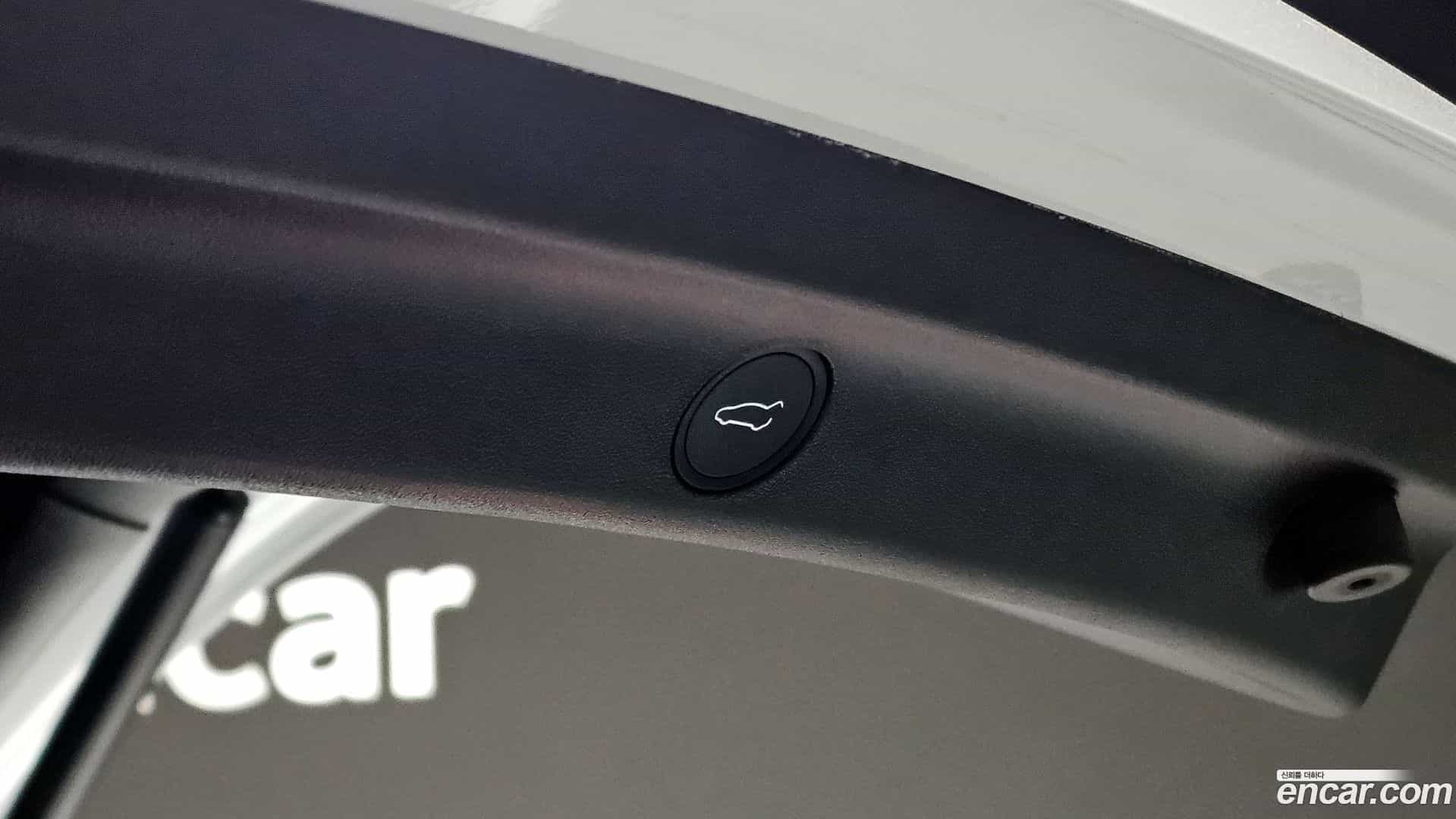 Model Y Tesla 2022.7-OPTION-024
