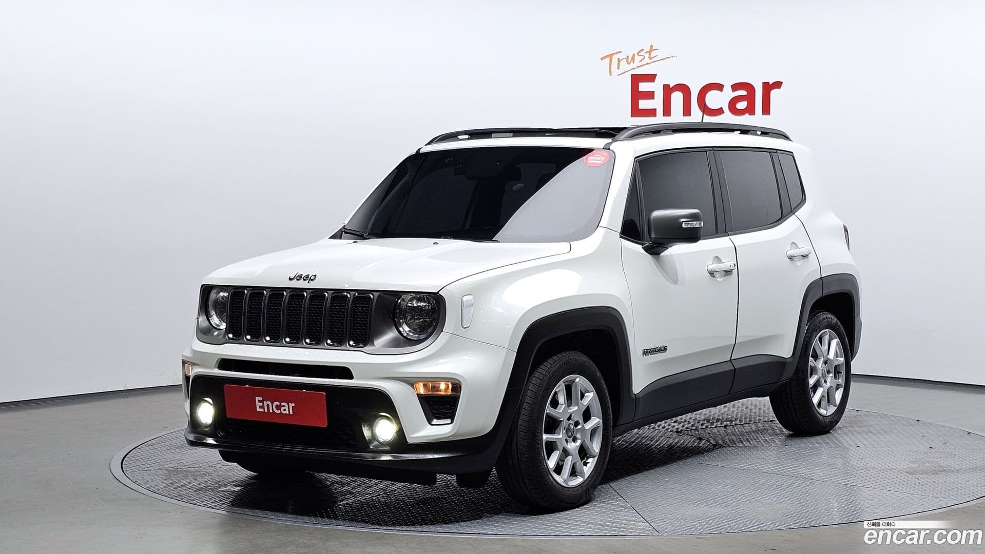 Main__Slider__Photo:Renegade Jeep 2021.11-0