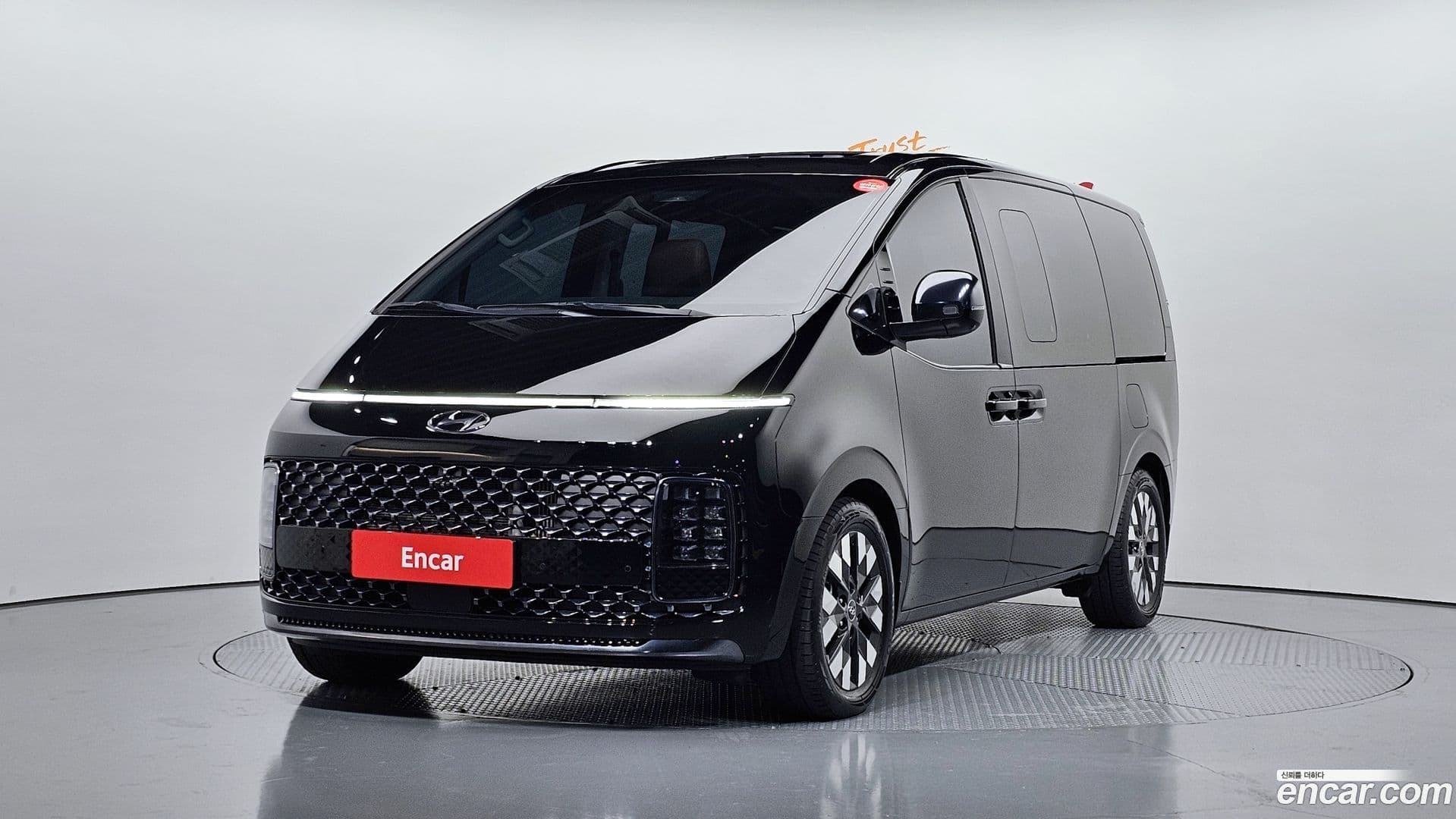 Main__Slider__Photo:Staria Hyundai 2022.6-0