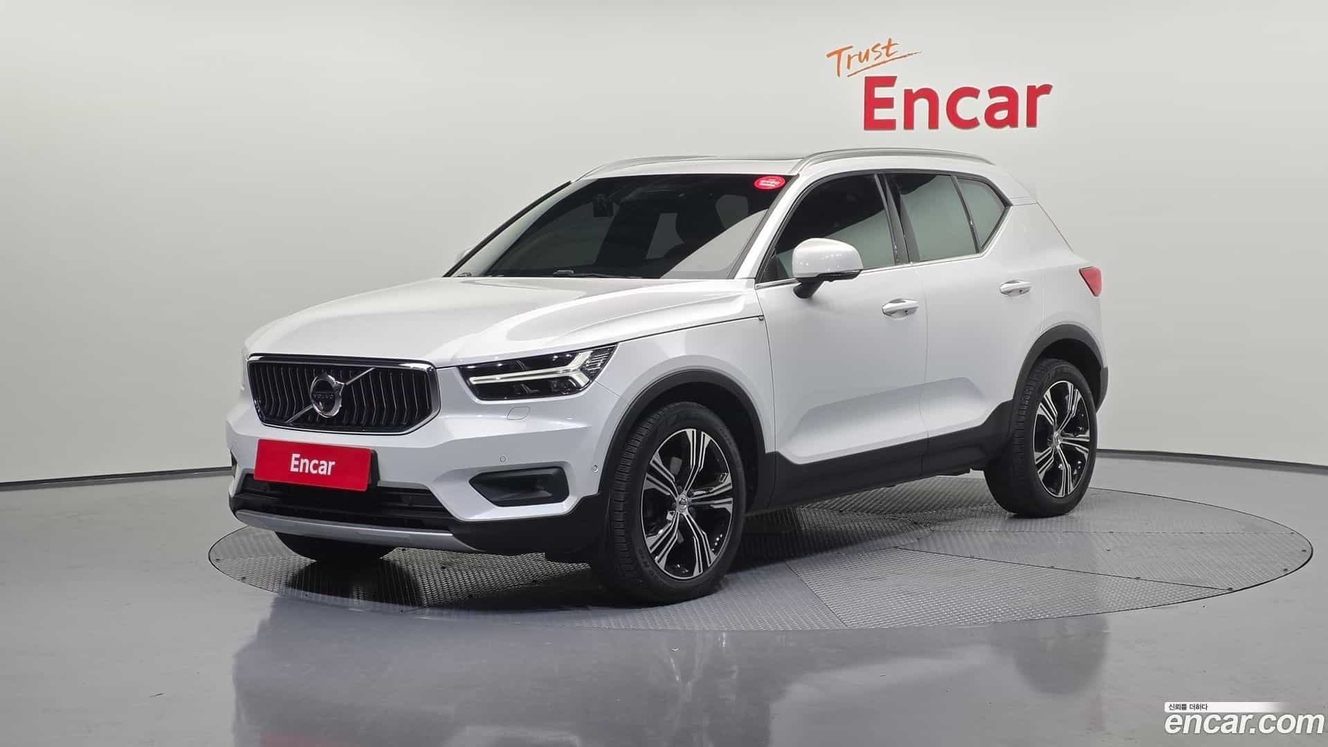 XC40 Volvo 2021.0-OUTER-001