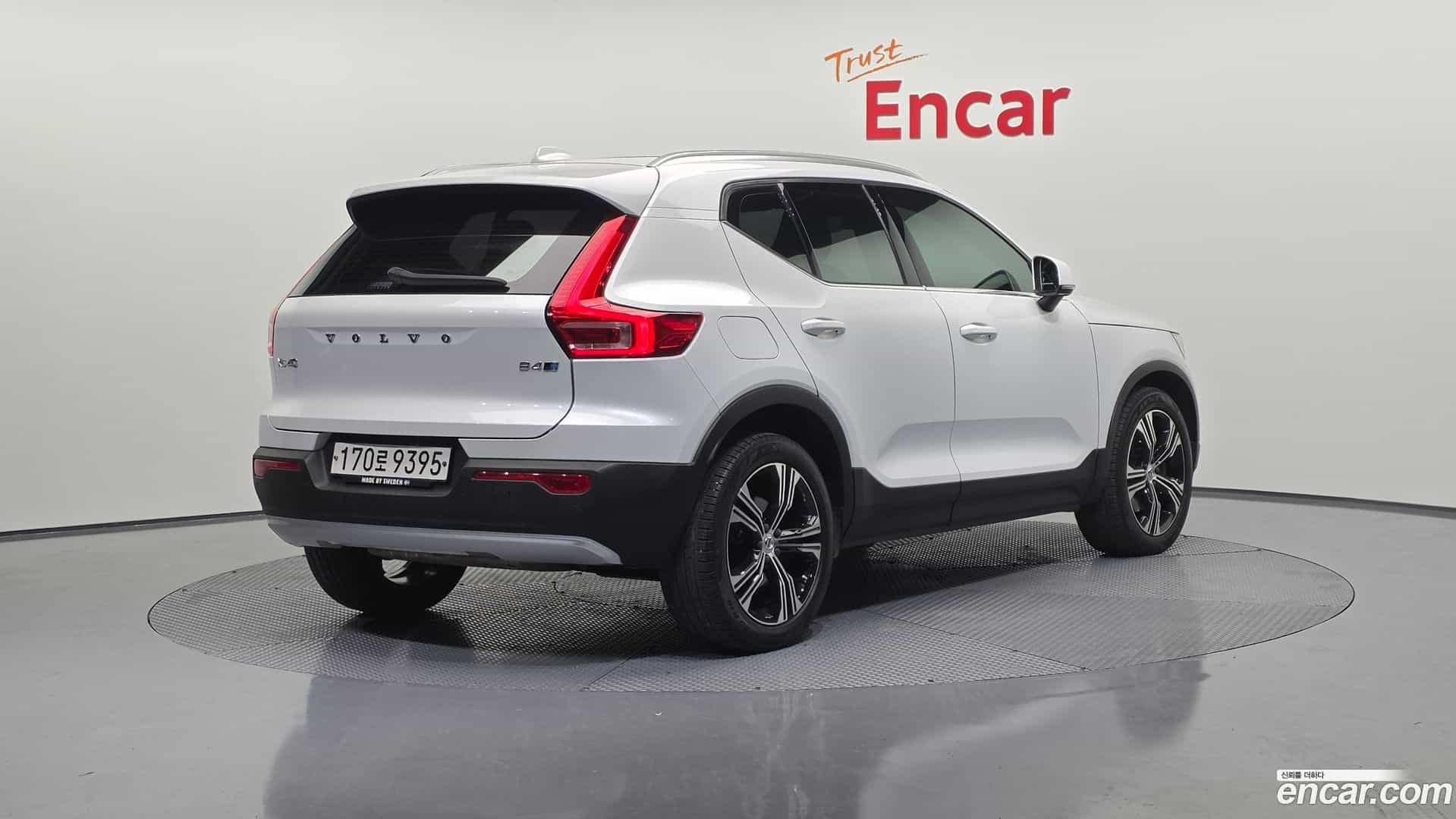 XC40 Volvo 2021.0-OUTER-002
