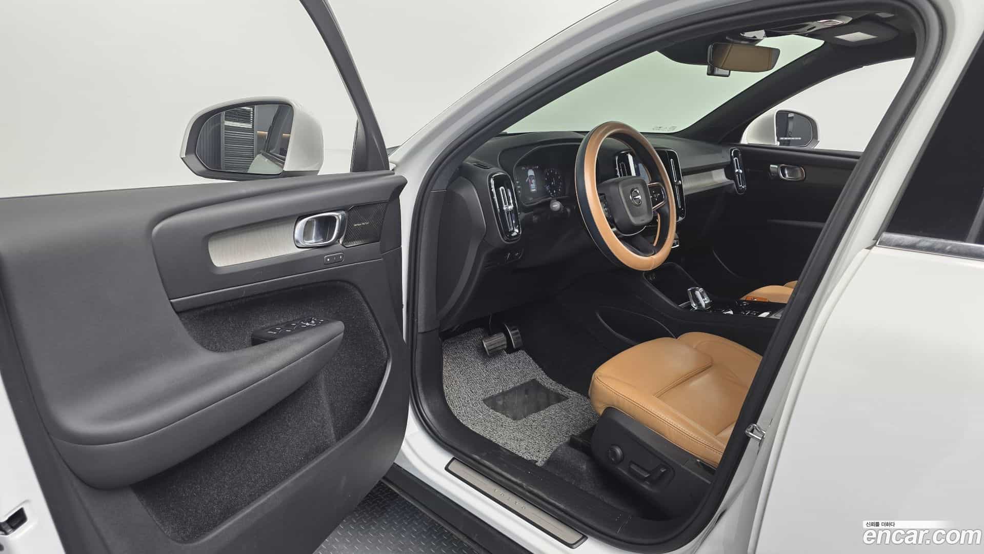 XC40 Volvo 2021.0-INNER-010