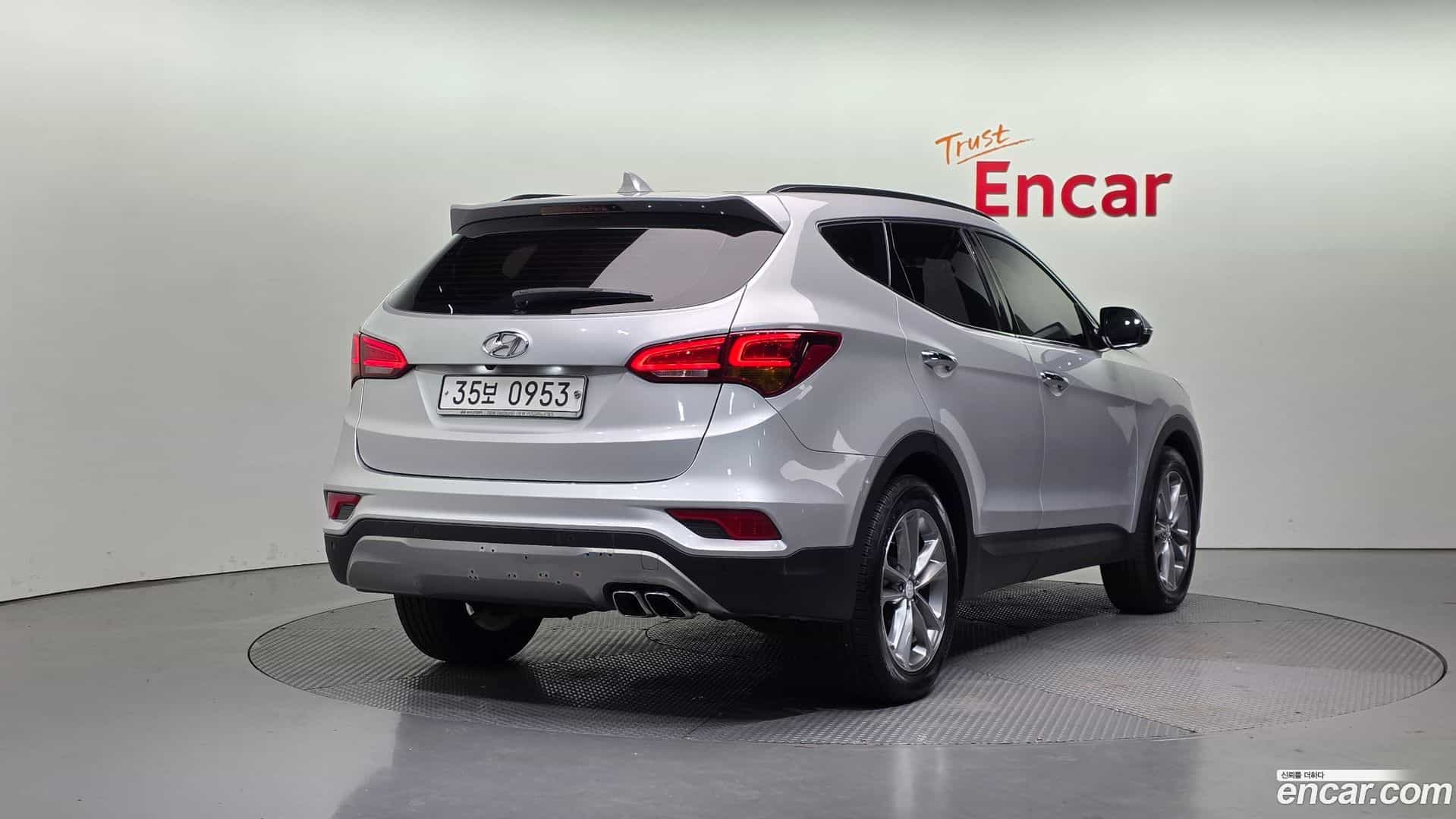Santafe Hyundai 2016.2-OUTER-002