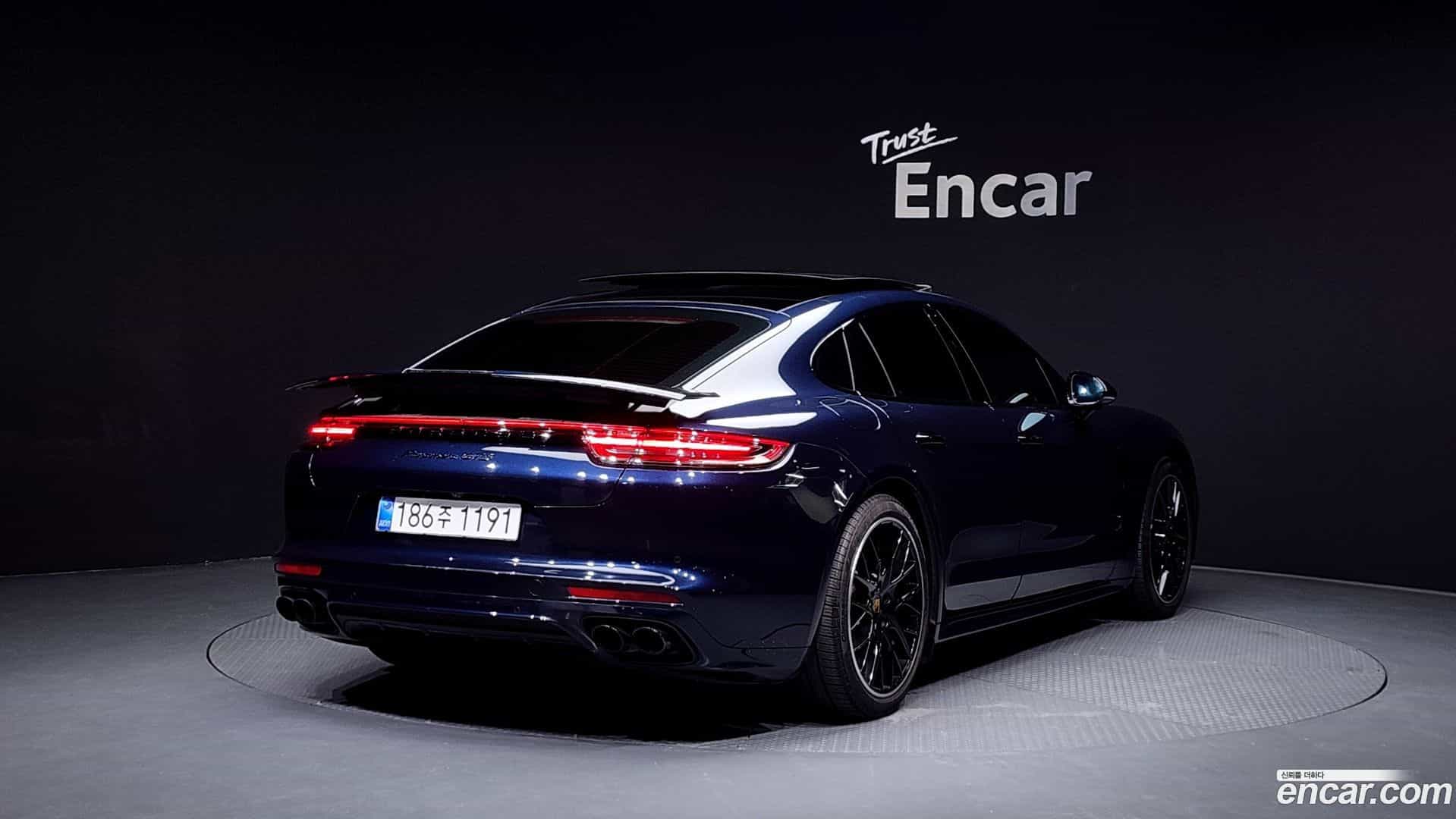 Panamera Porsche 2019.8-OUTER-002