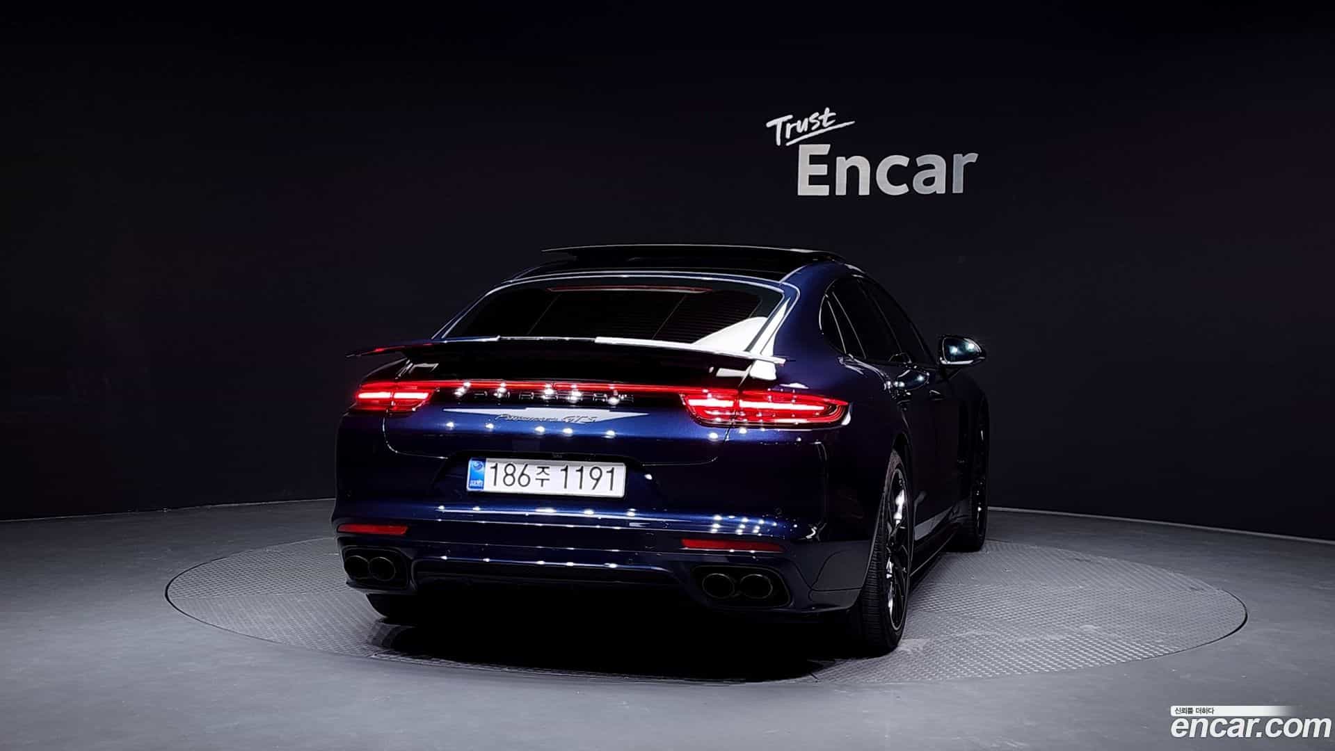 Panamera Porsche 2019.8-OUTER-004