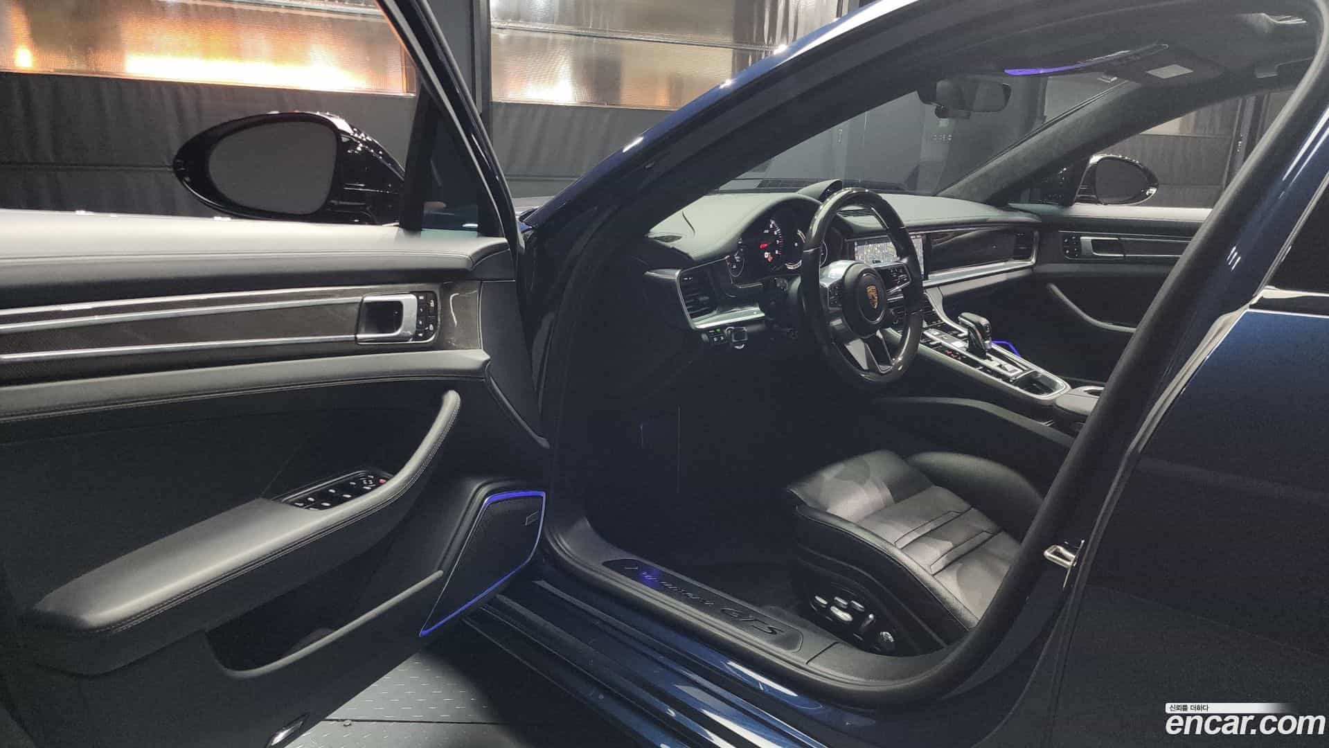 Panamera Porsche 2019.8-INNER-010