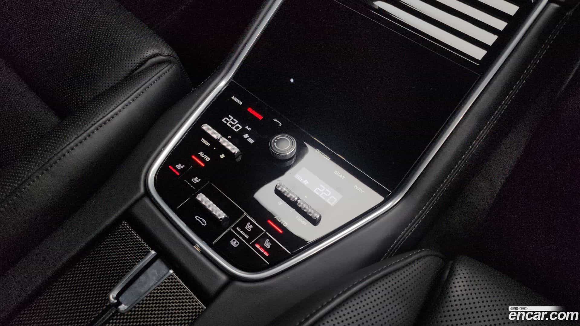 Panamera Porsche 2019.8-OPTION-023