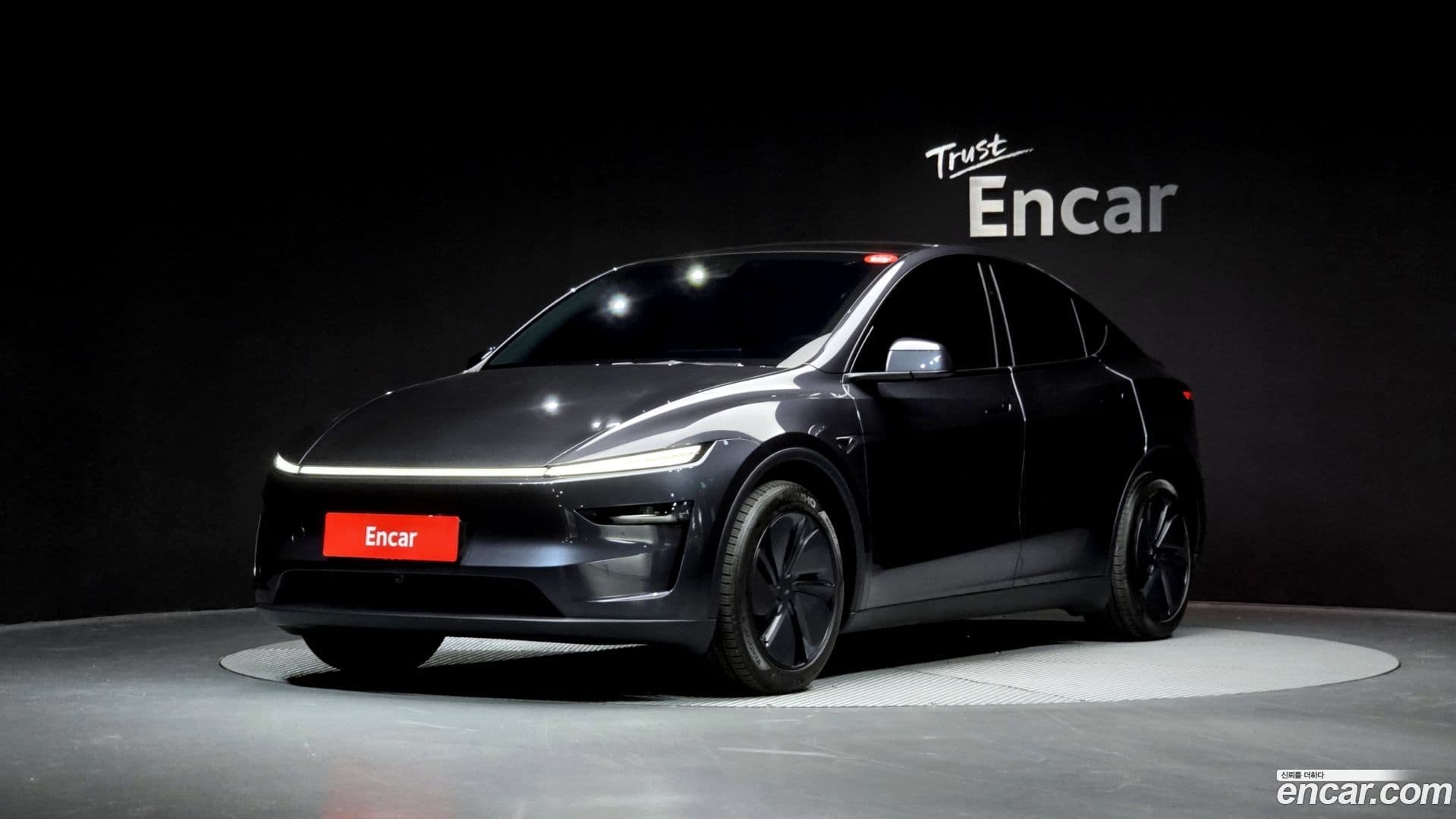 Main__Slider__Photo:Model Y Tesla 2025.8-0