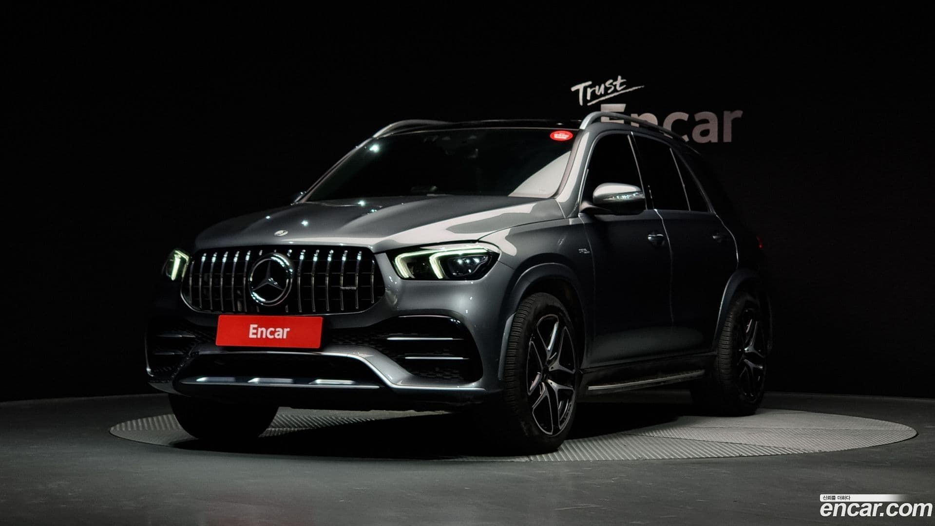 Main__Slider__Photo:GLE-Class Mercedes-Benz 2021.10-0