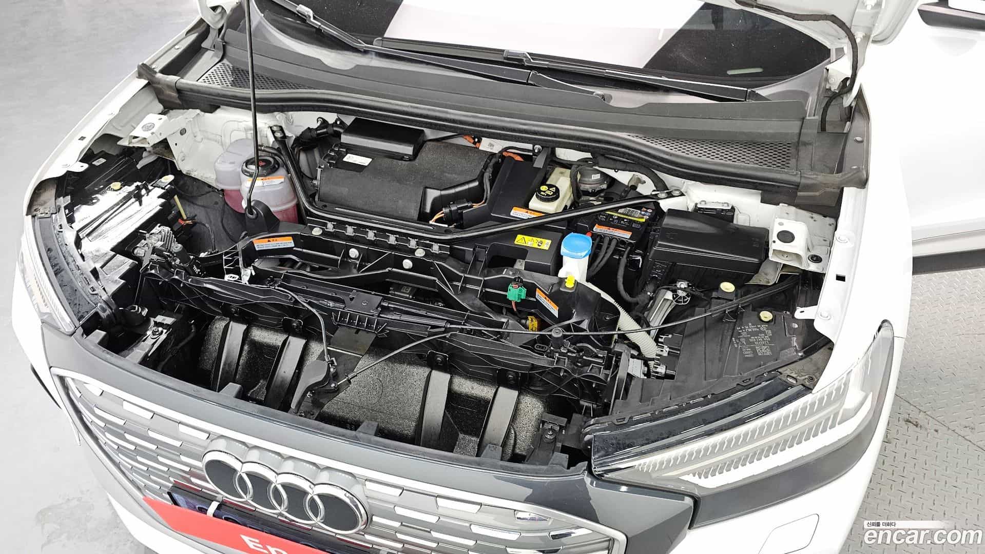 Q4 e-tron Audi 2022.9-INNER-006