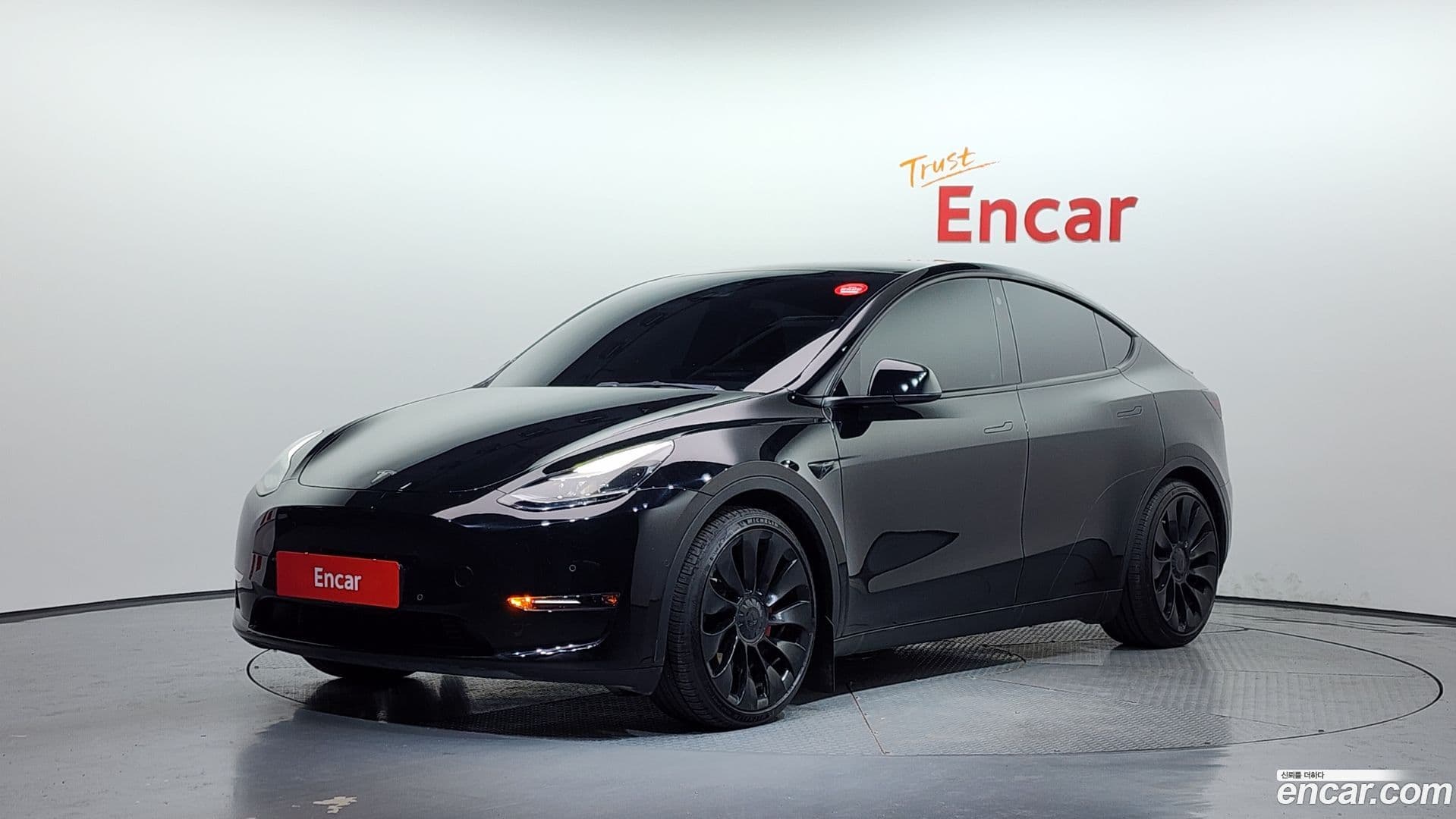 Main__Slider__Photo:Model Y Tesla 2022.7-0