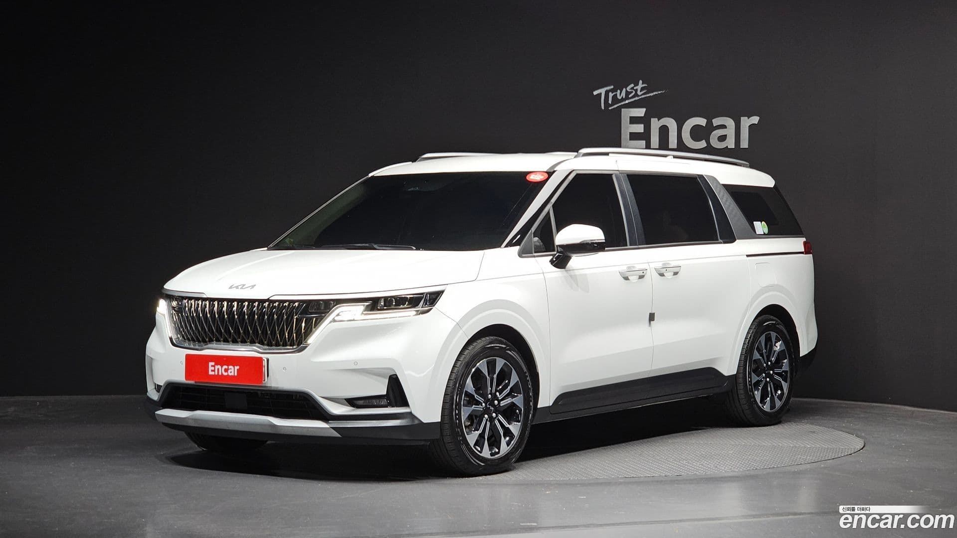Main__Slider__Photo:Canival Kia 2021.10-0