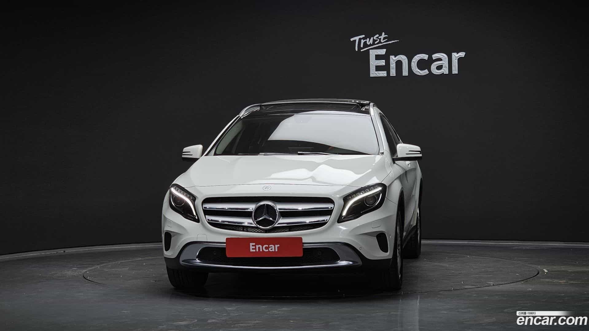 GLA-Class Mercedes-Benz 2015.8-OUTER-003