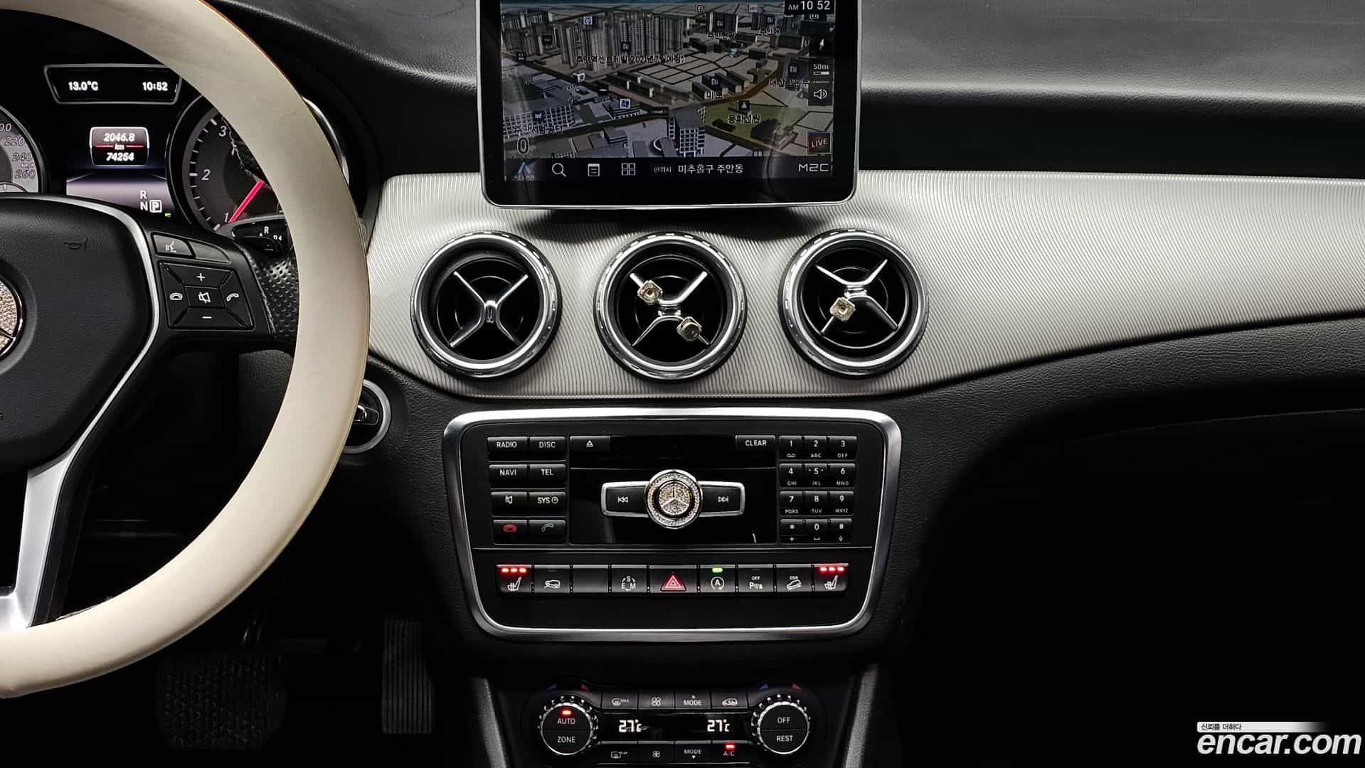 GLA-Class Mercedes-Benz 2015.8-OPTION-018