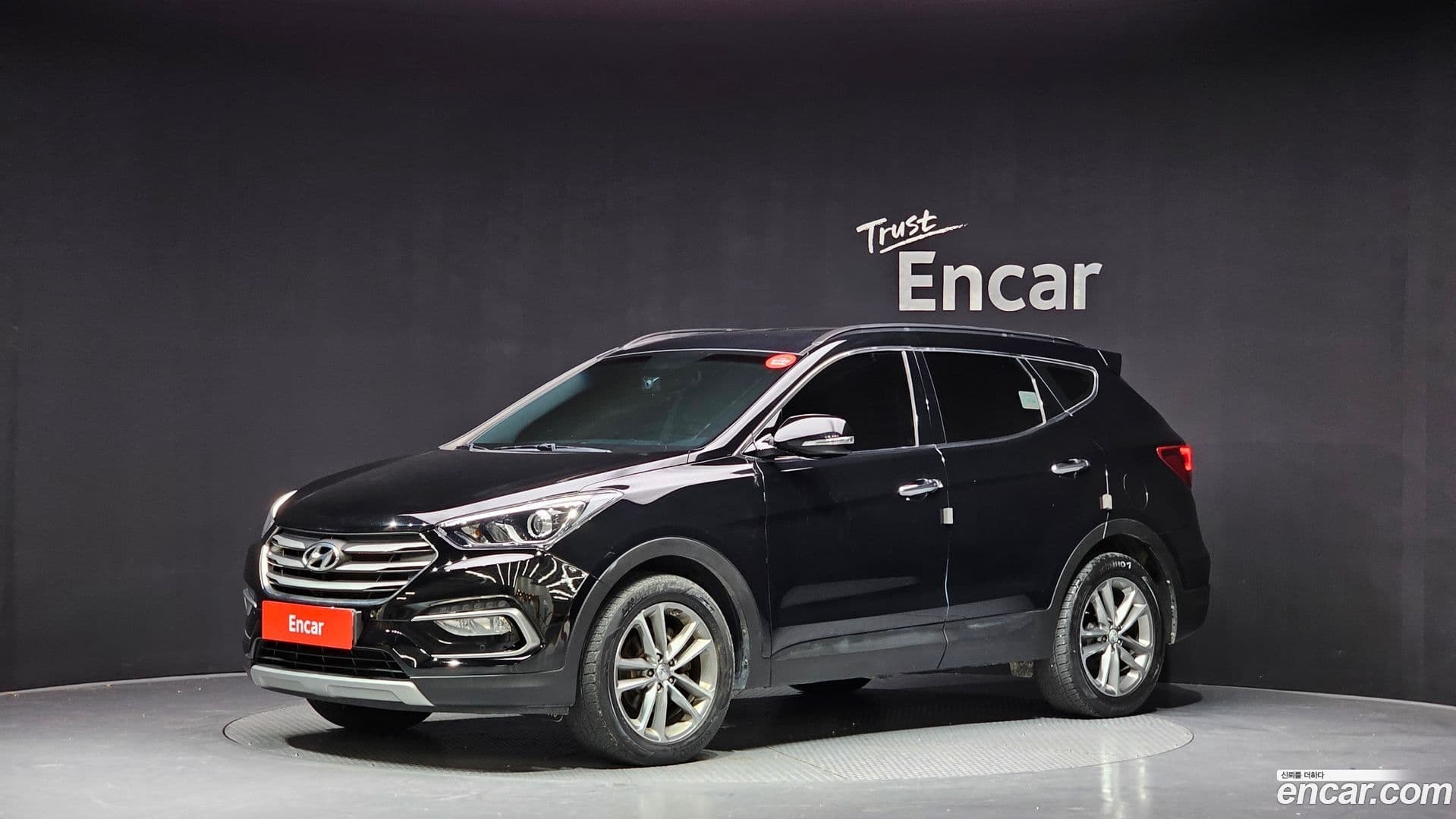 Main__Slider__Photo:Santafe Hyundai 2016.1-0