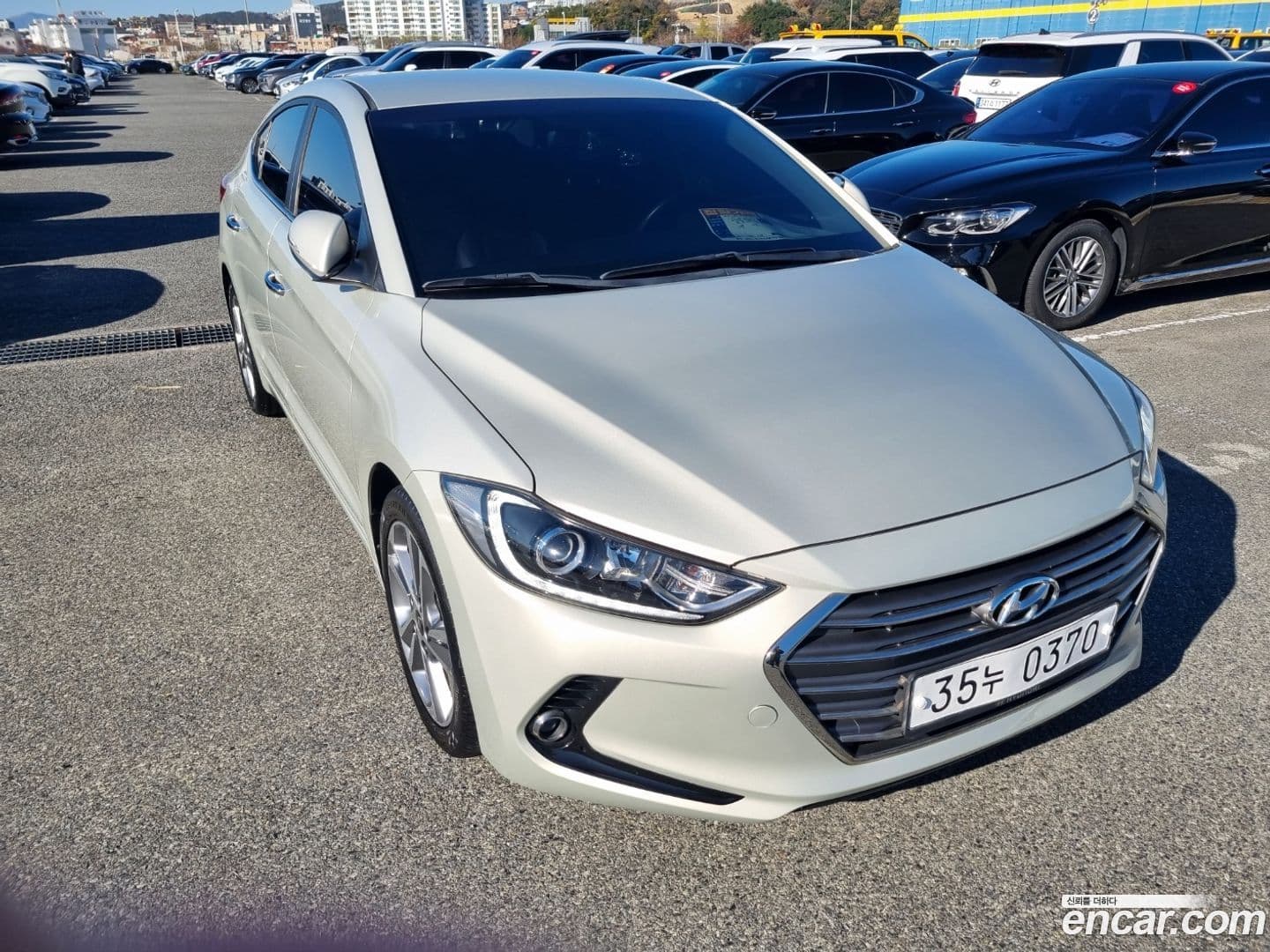 Main__Slider__Photo:AVANTE Hyundai 2016.8-0