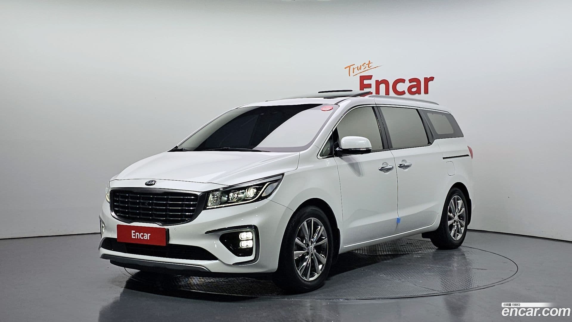 Main__Slider__Photo:Canival Kia 2019.11-0