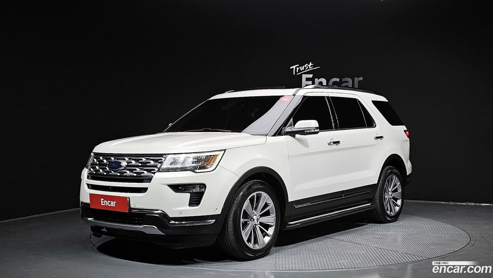 Main__Slider__Photo:Explorer Ford 2018.4-0
