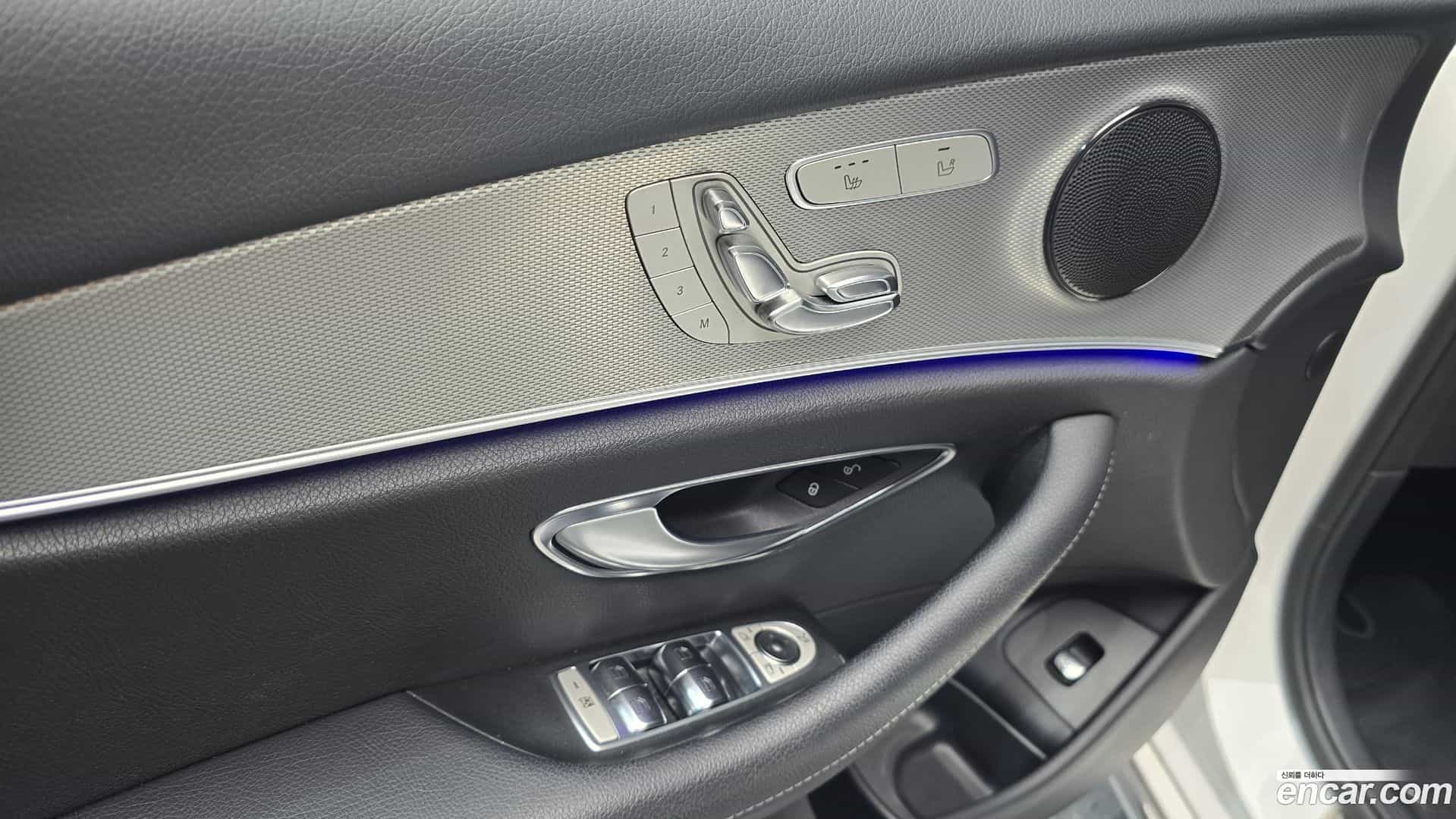 E-Class Mercedes-Benz 2018.9-OPTION-018