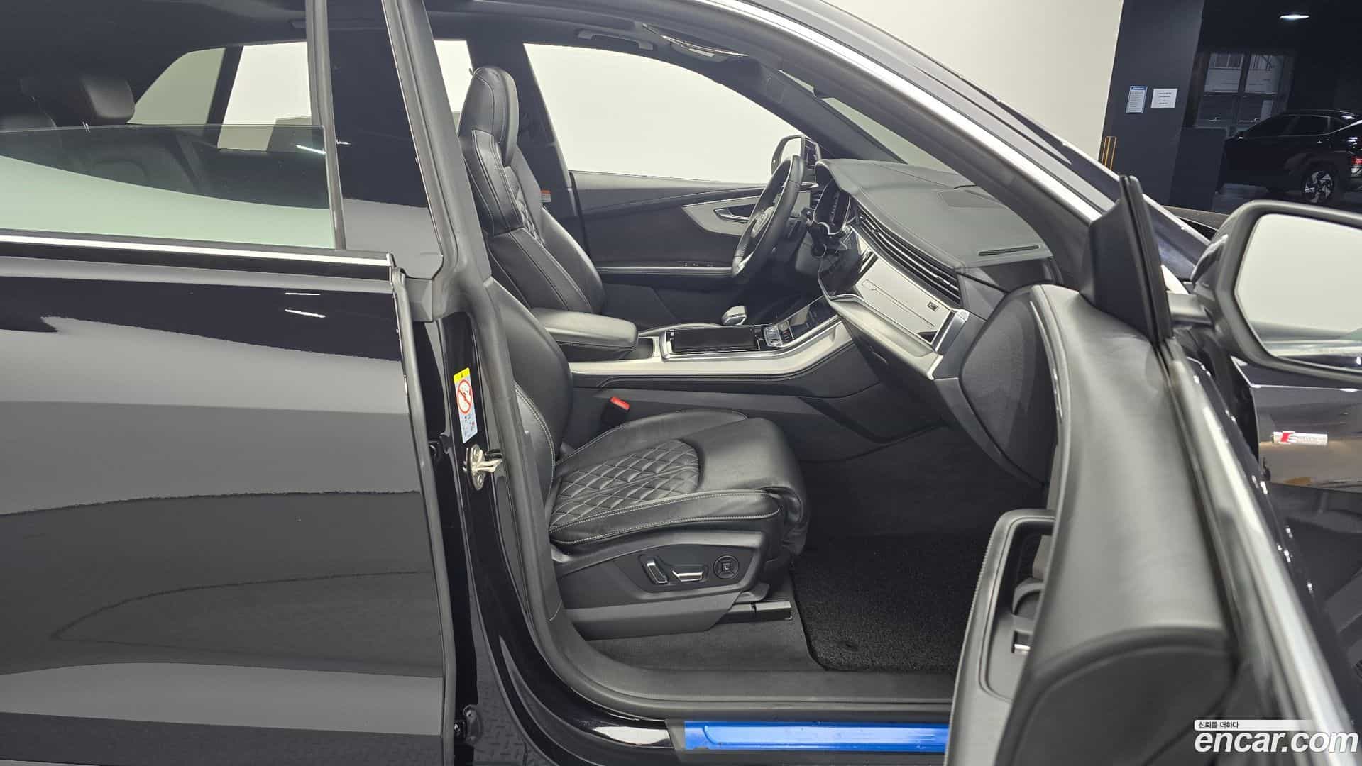 Q8 Audi 2020.5-INNER-010