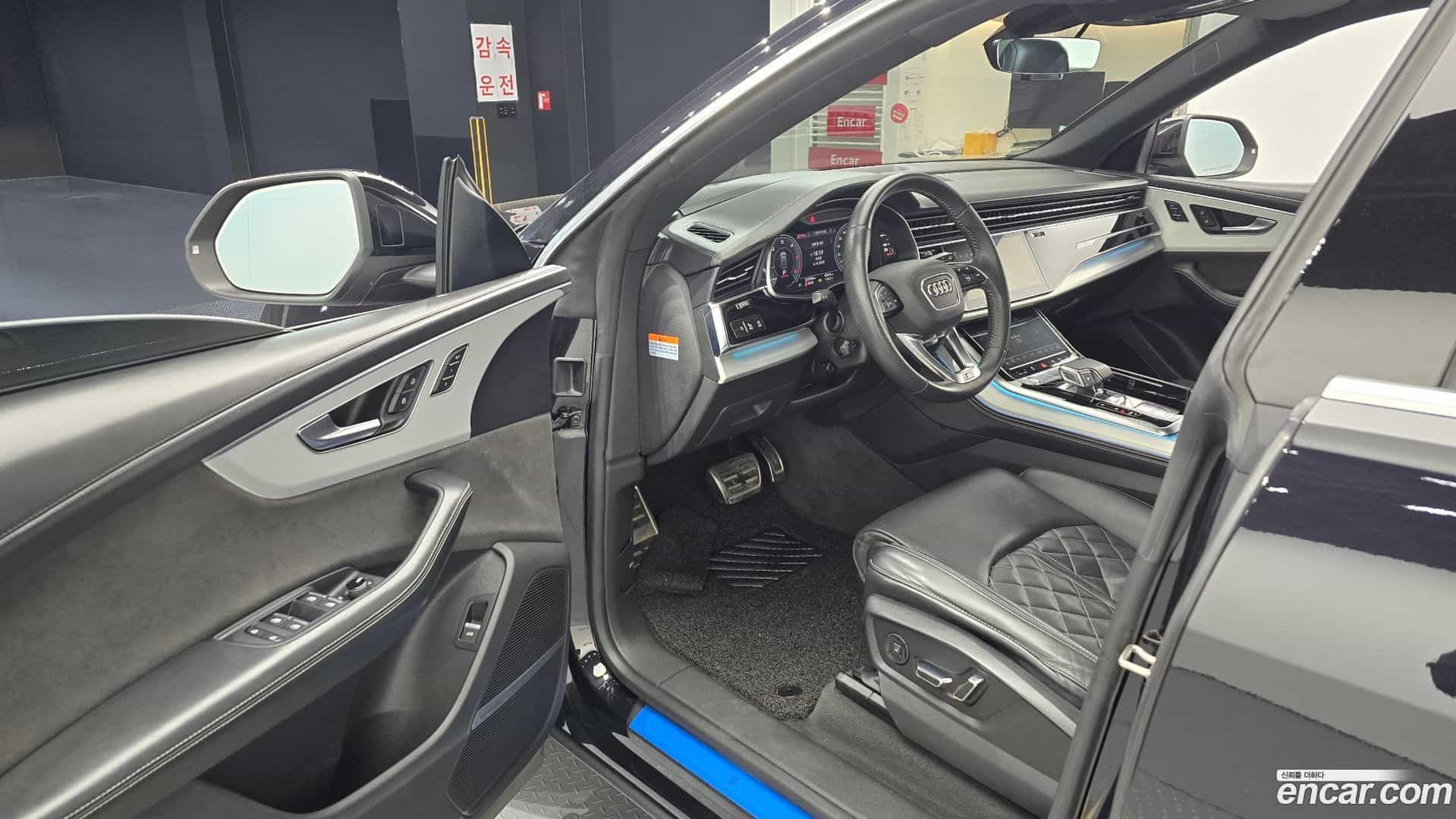 Q8 Audi 2020.5-OPTION-015