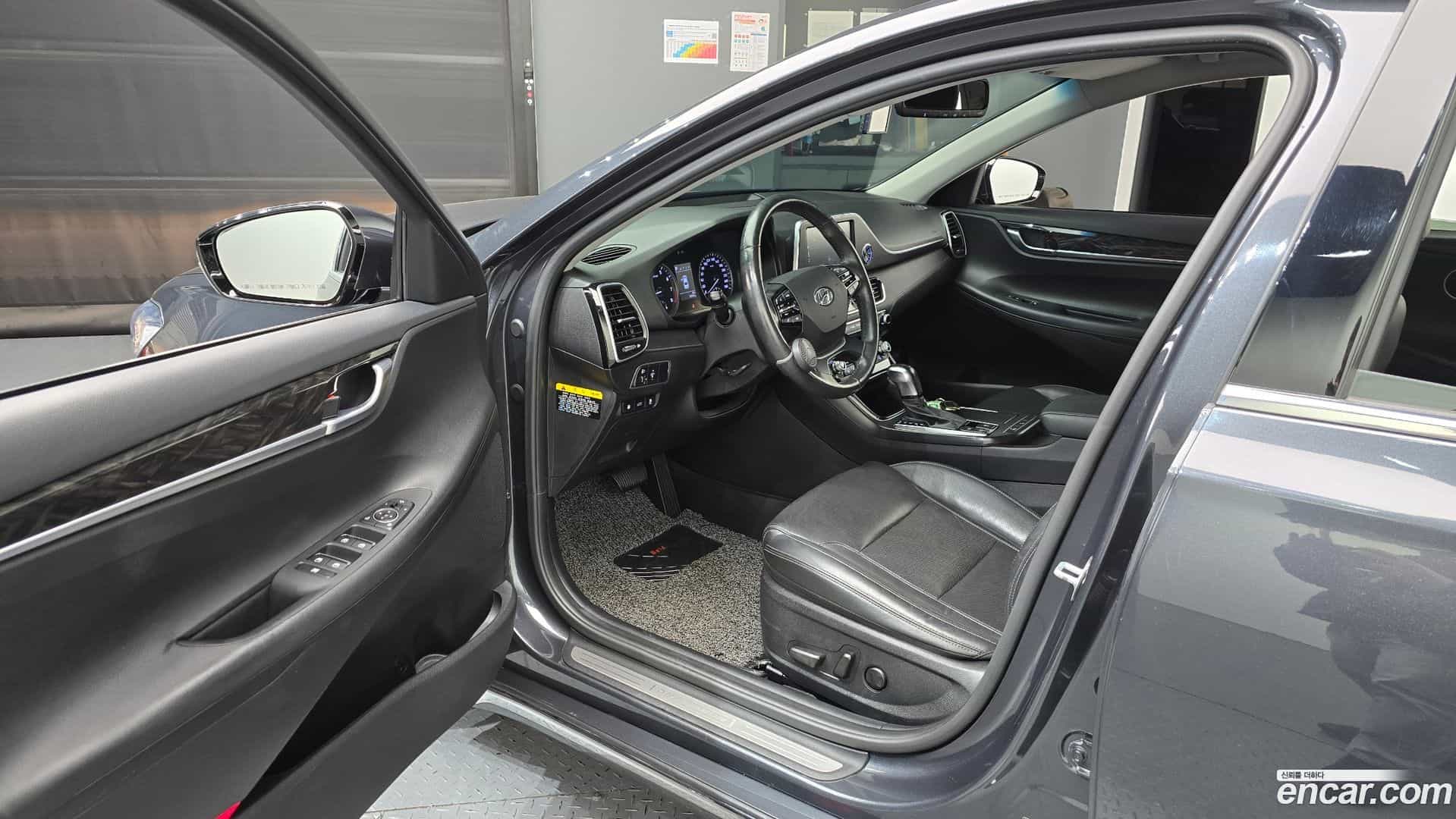 Grandeur Hyundai 2018.11-INNER-010