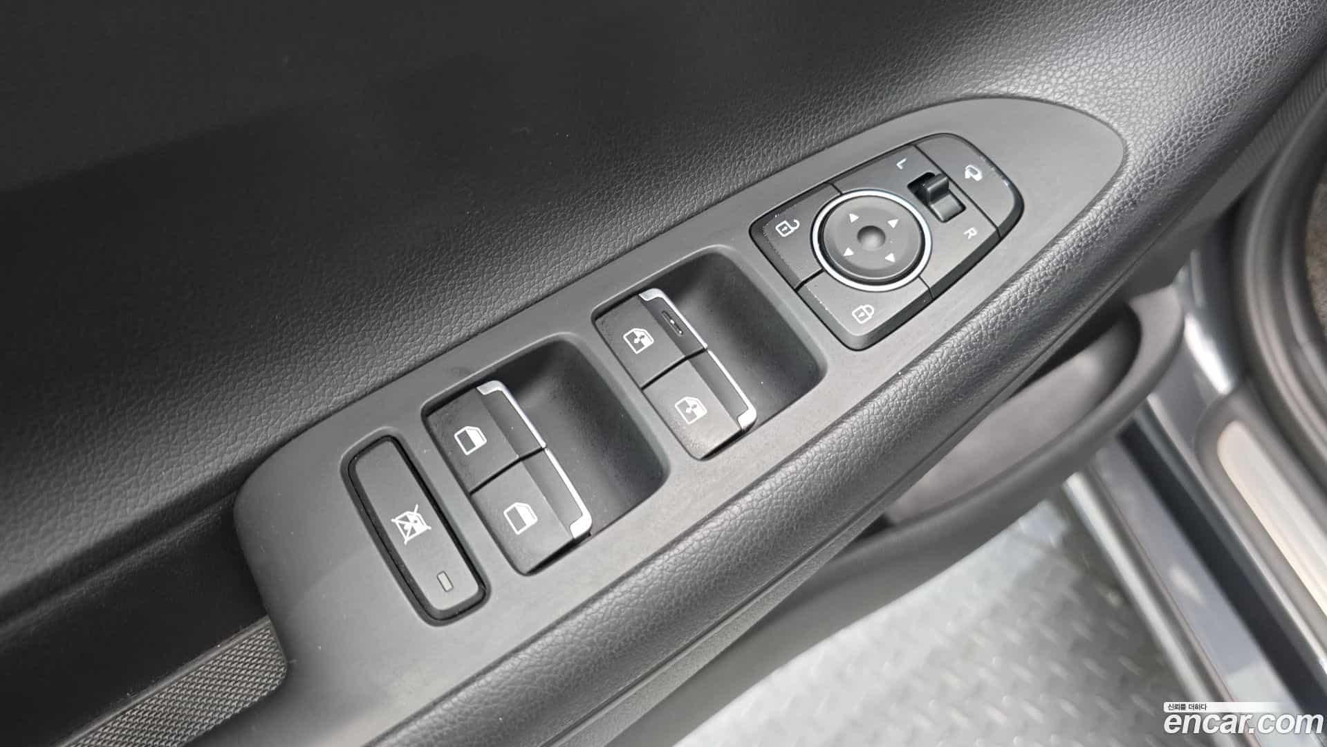 Grandeur Hyundai 2018.11-OPTION-018