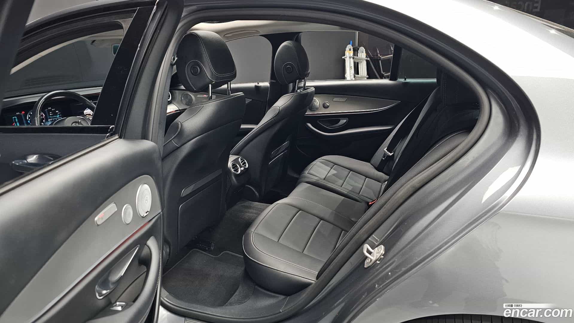 E-Class Mercedes-Benz 2017.0-OPTION-015