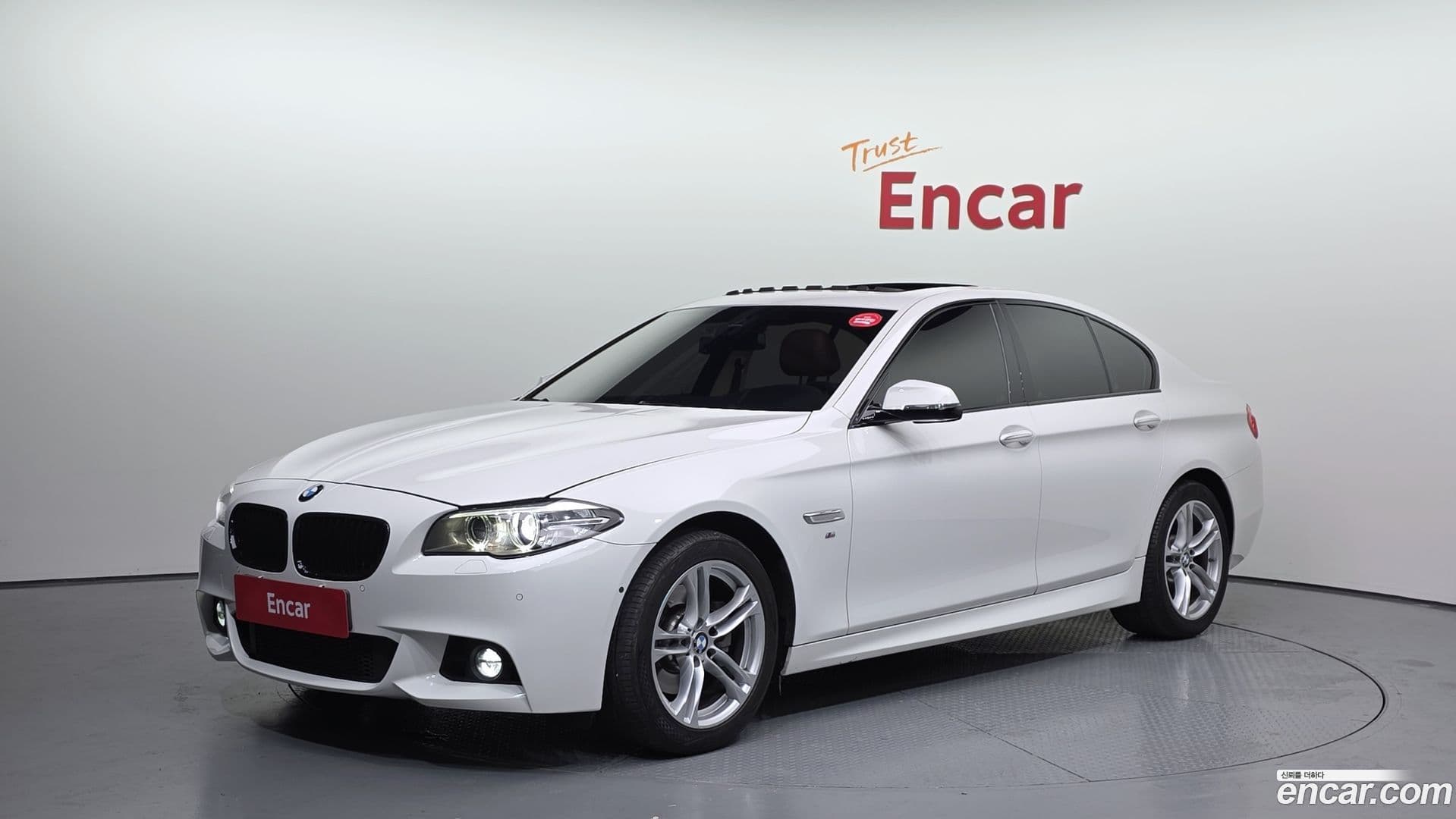 Main__Slider__Photo:5-Series BMW 2016.5-0