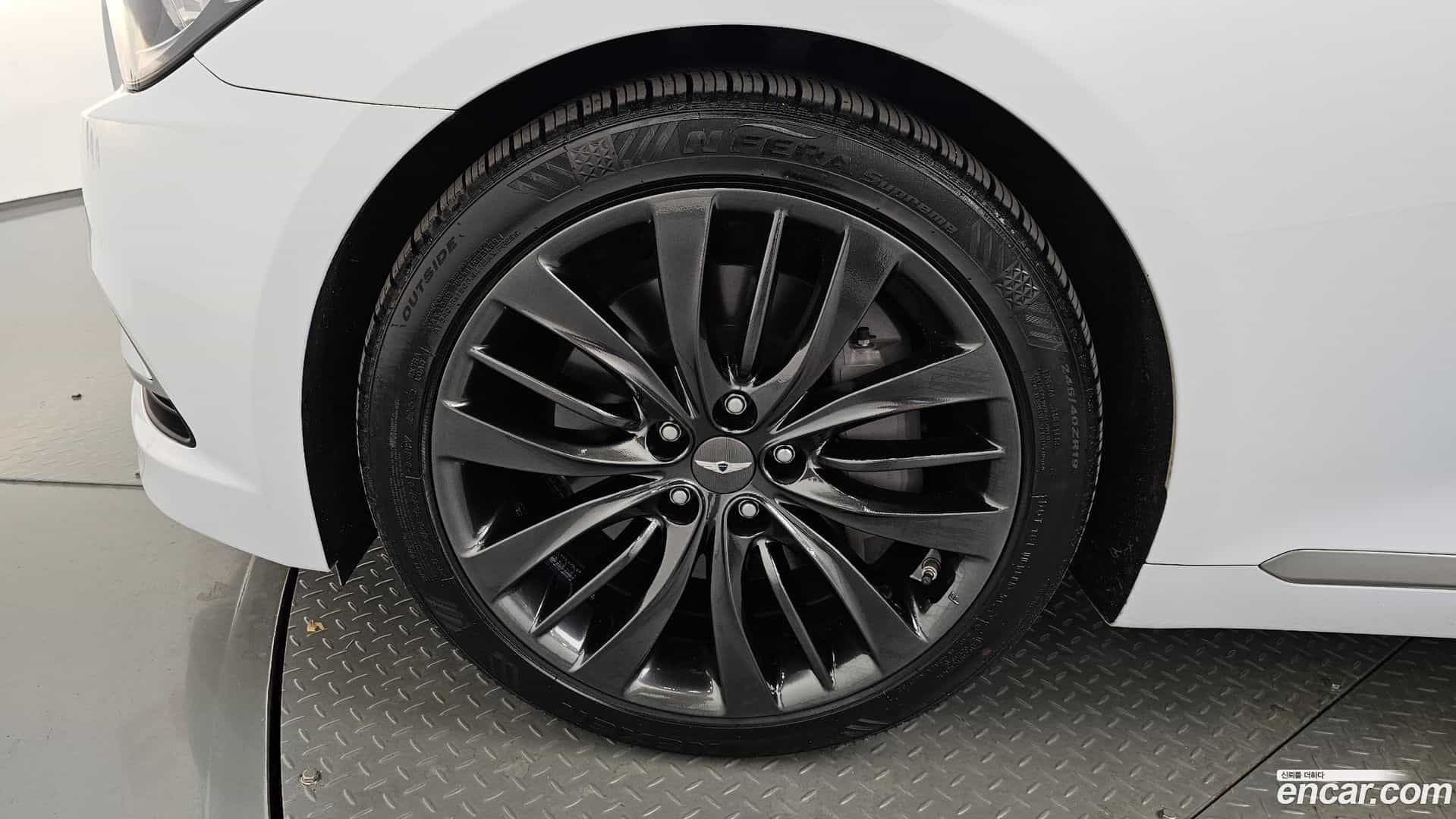 Genesis Hyundai 2015.3-OUTER-005