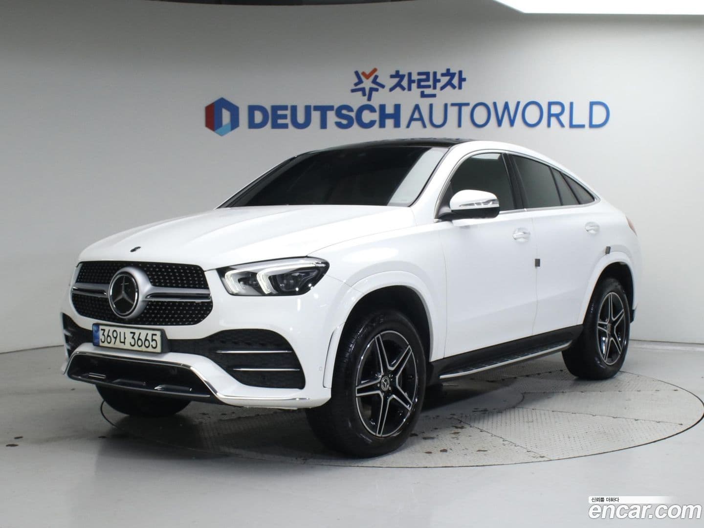 Main__Slider__Photo:GLE-Class Mercedes-Benz 2021.1-0