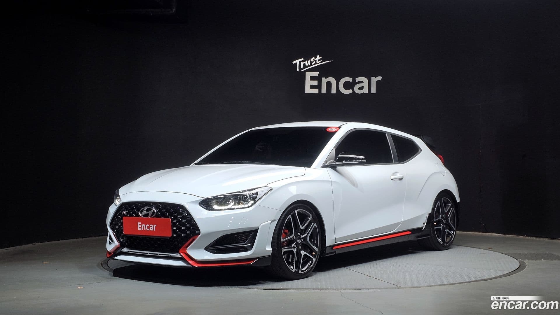 Main__Slider__Photo:Veloster Hyundai 2020.9-0
