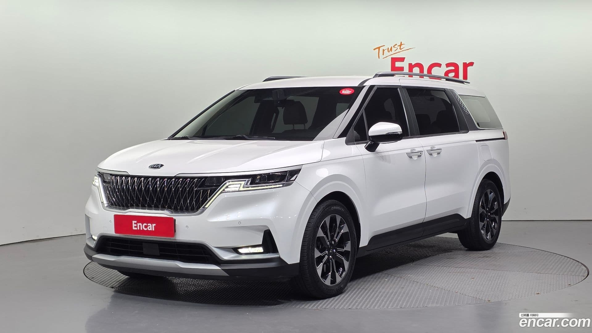 Main__Slider__Photo:Canival Kia 2020.8-0