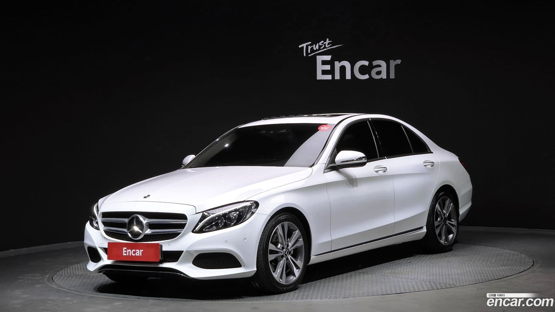 Main__Slider__Photo:C-Class Mercedes-Benz 2017.6-0