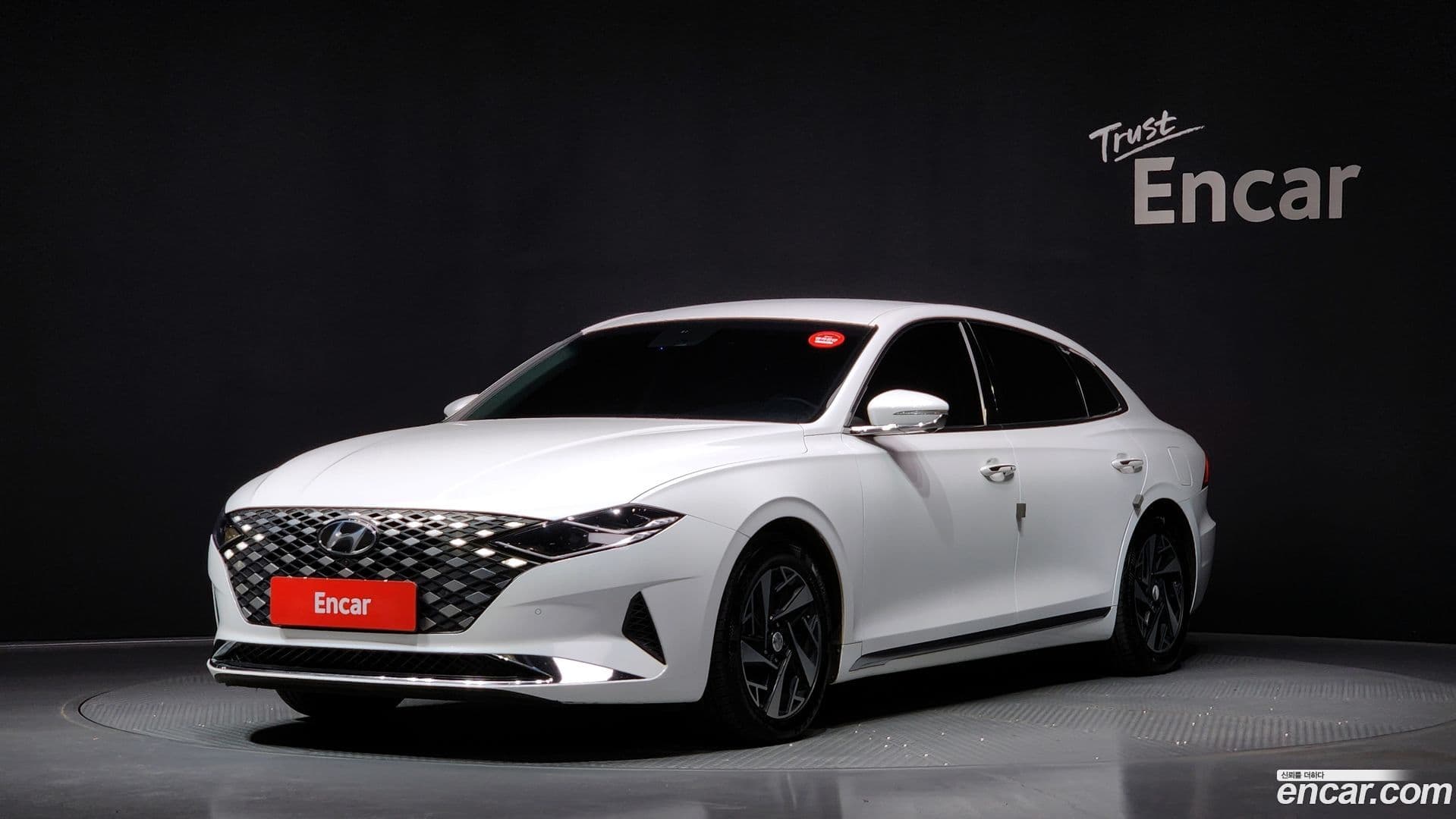 Main__Slider__Photo:Grandeur Hyundai 2020.3-0
