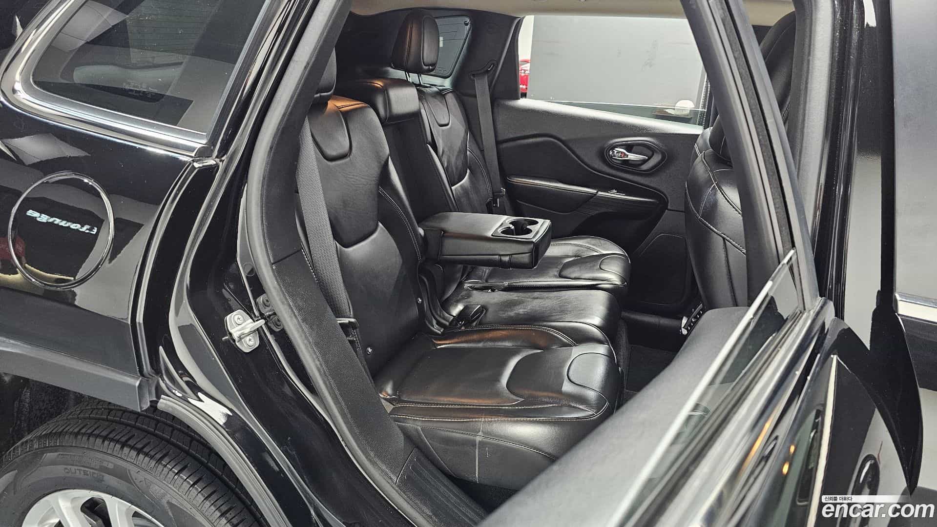 Cherokee Jeep 2017.1-OPTION-016