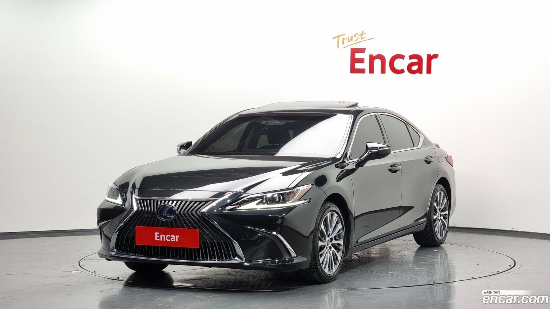 Main__Slider__Photo:ES Lexus 2020.11-0