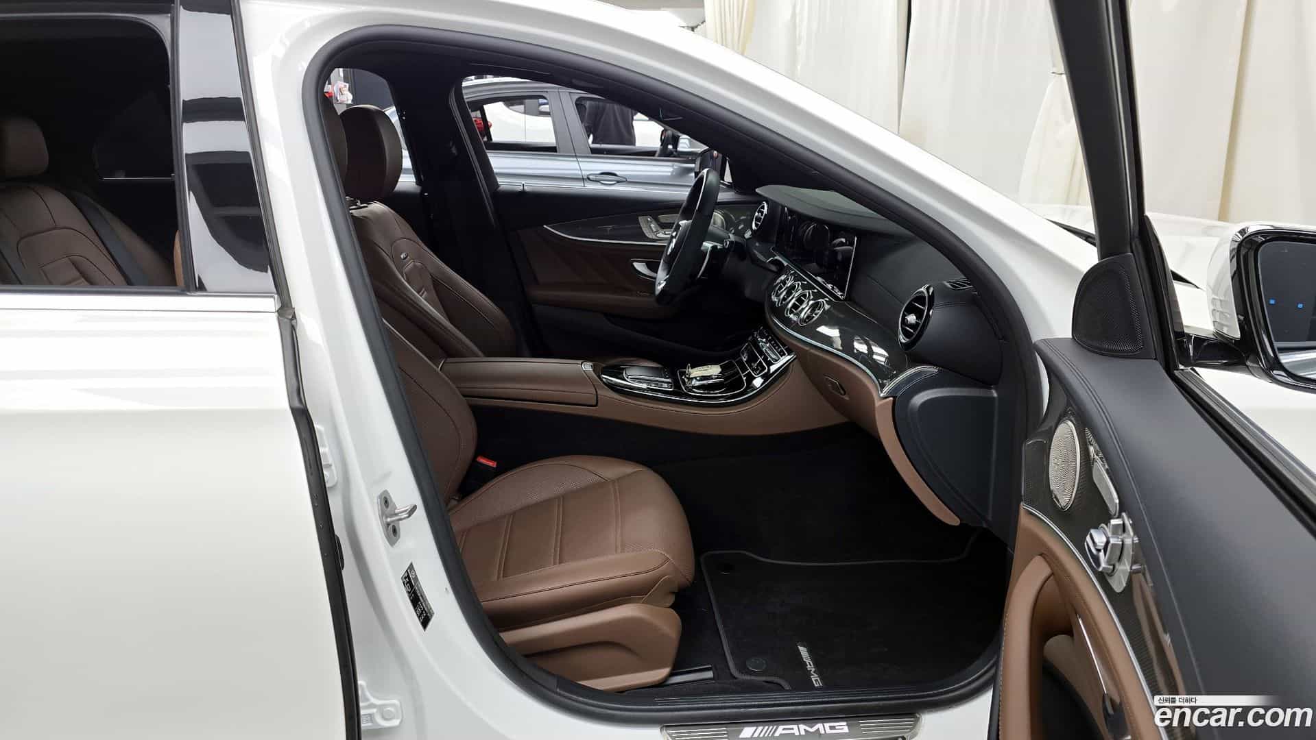 E-Class Mercedes-Benz 2021.9-OPTION-015