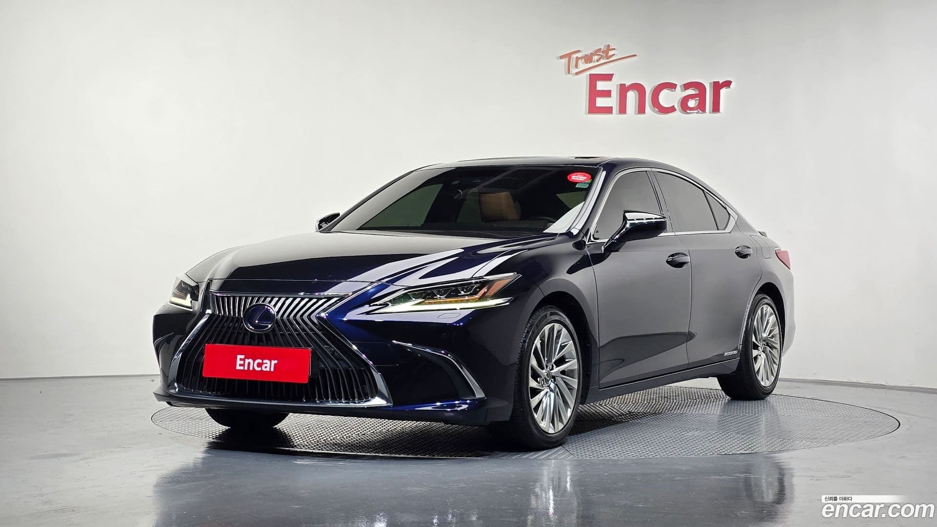 Main__Slider__Photo:ES Lexus 2020.7-0