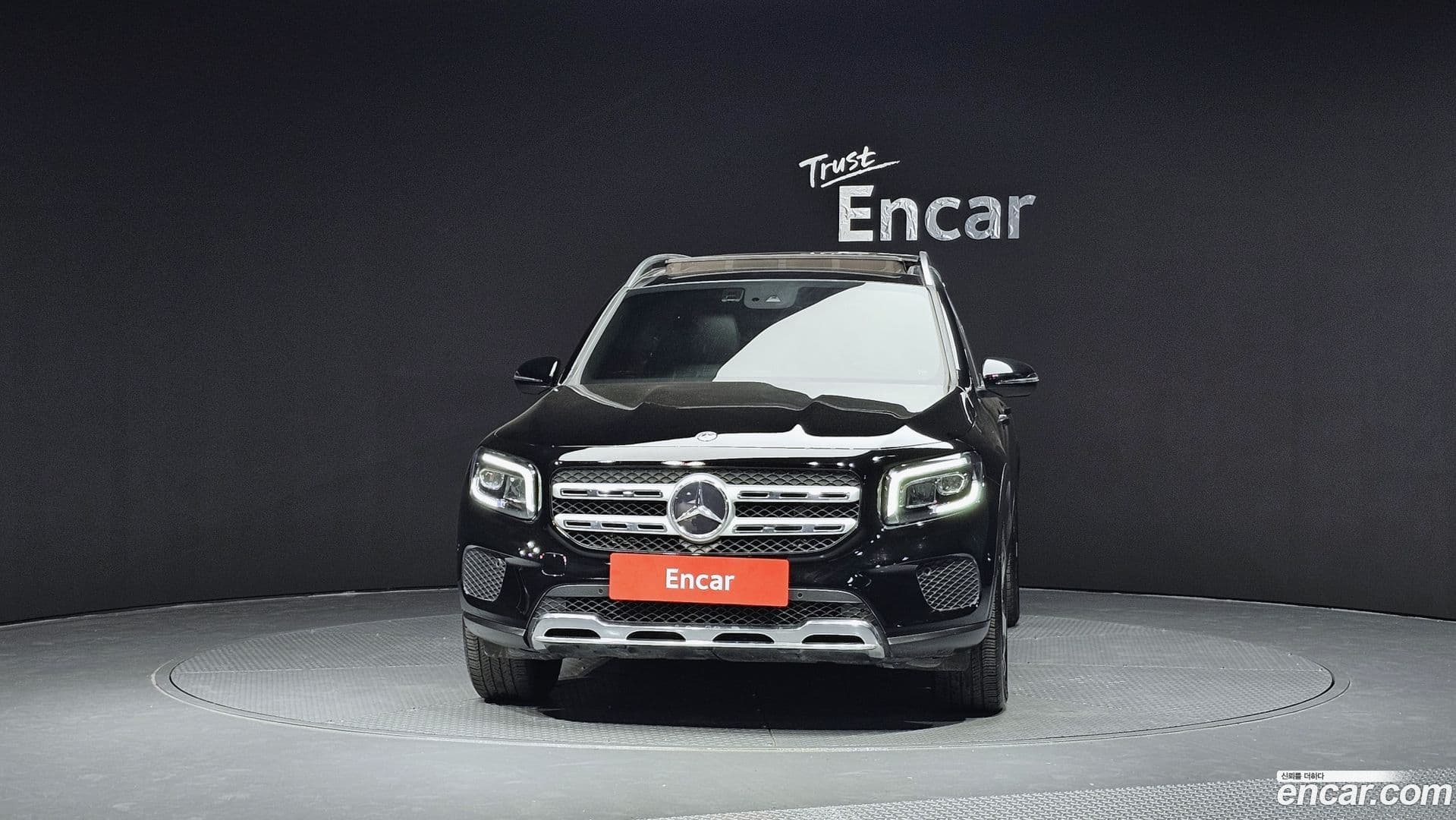 Main__Slider__Photo:GLB-Class Mercedes-Benz 2020.10-0