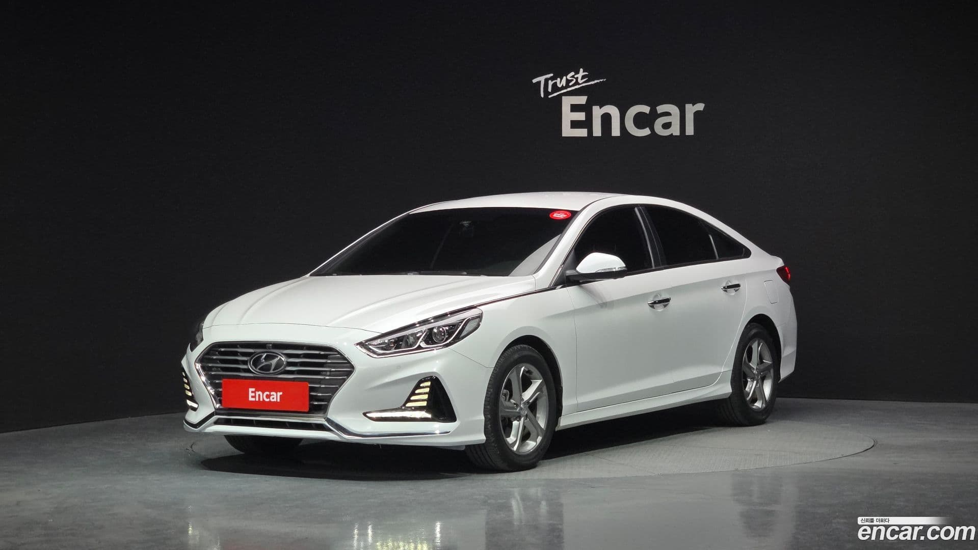 Main__Slider__Photo:Sonata Hyundai 2017.3-0