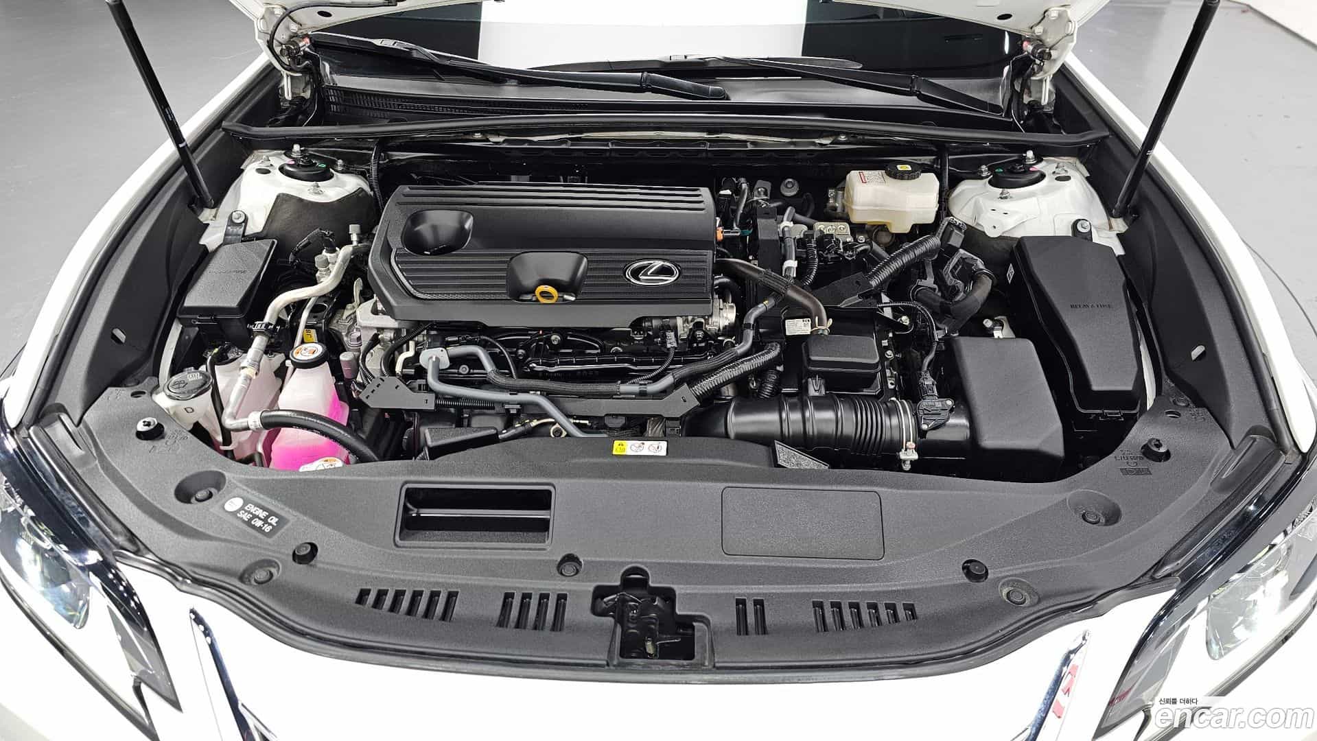 ES Lexus 2023.1-INNER-006