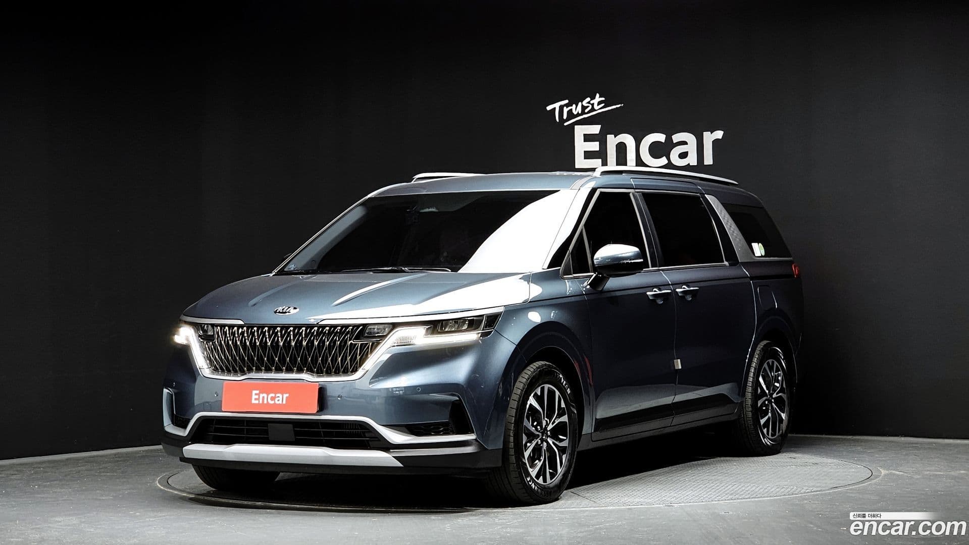 Main__Slider__Photo:Canival Kia 2020.10-0