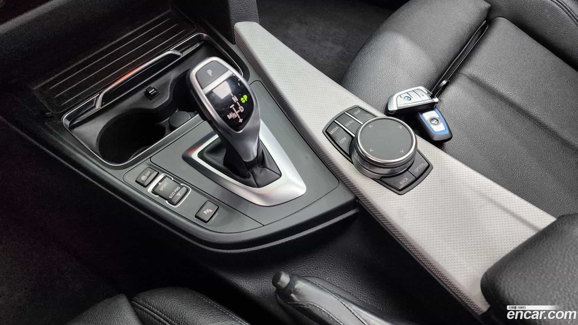 3-Series BMW 2018.2-INNER-009