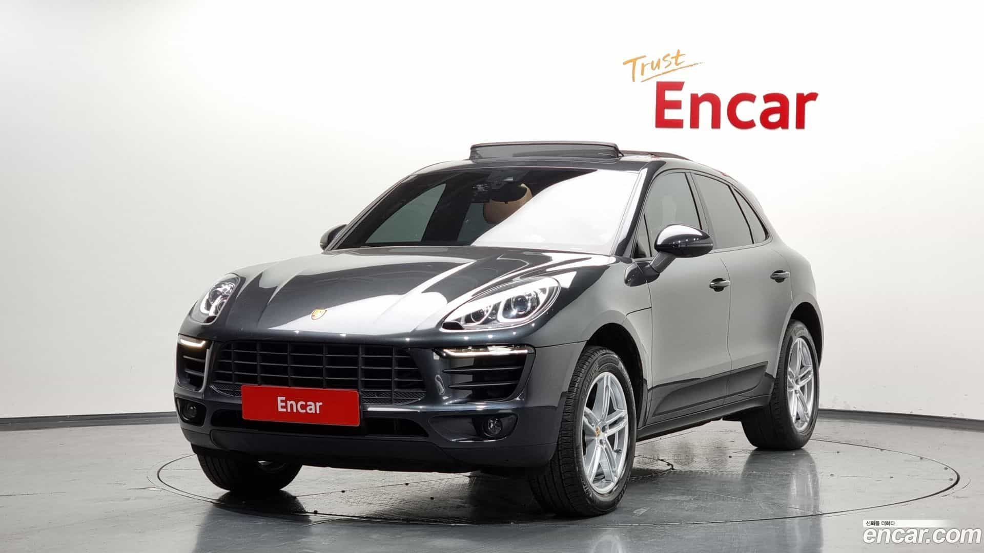 Macan Porsche 2017.11-OUTER-001
