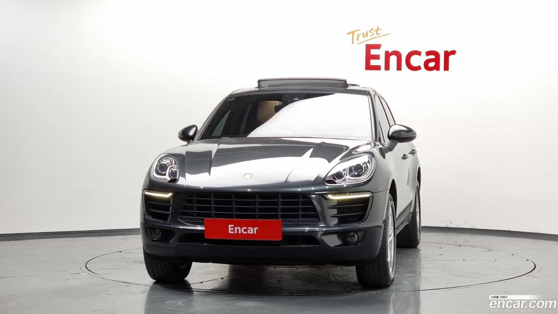 Macan Porsche 2017.11-OUTER-003